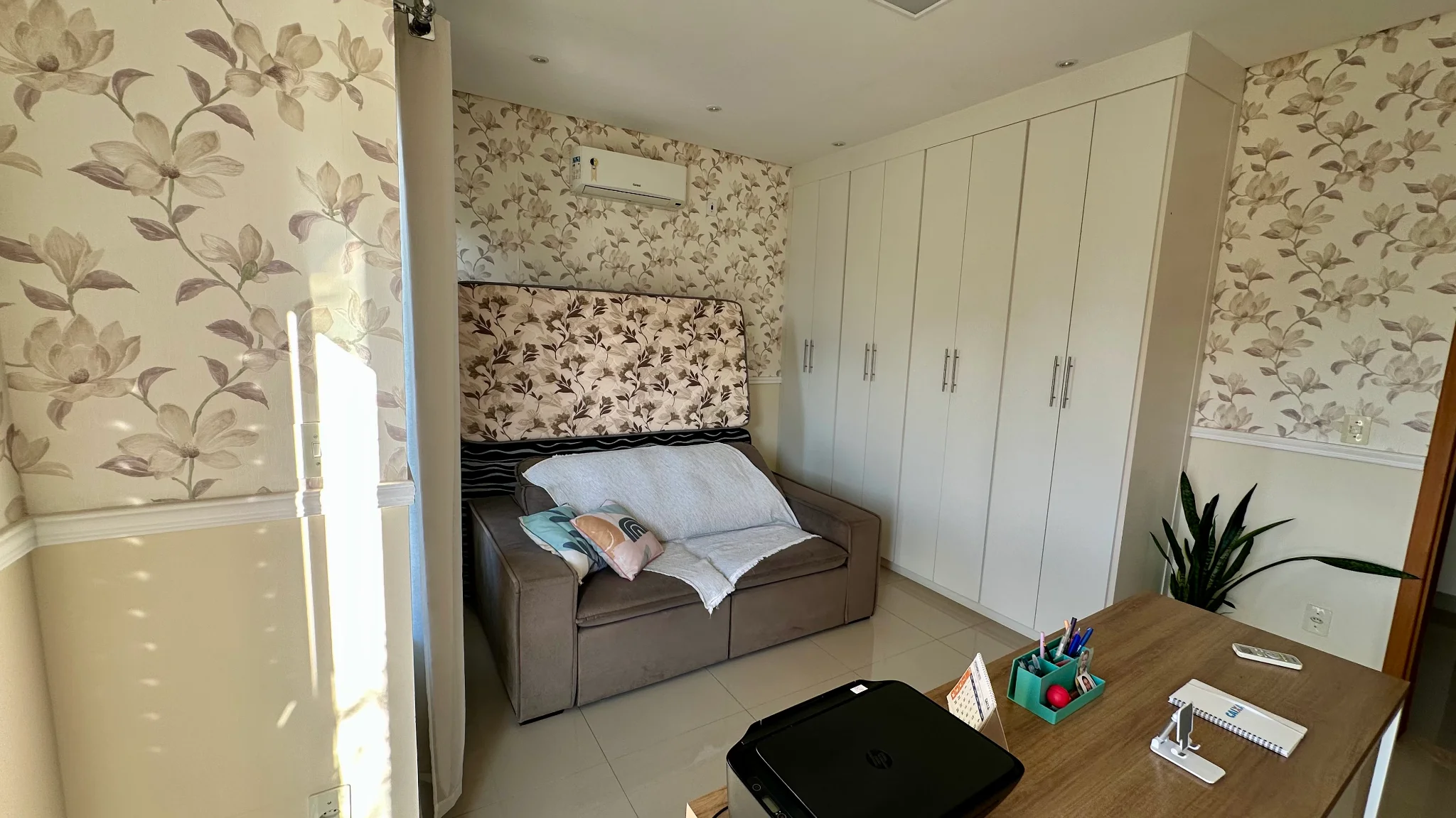 Casa para venda e locação no Condomínio Reserva dos Lagos em Pindamonhangaba/SP. 