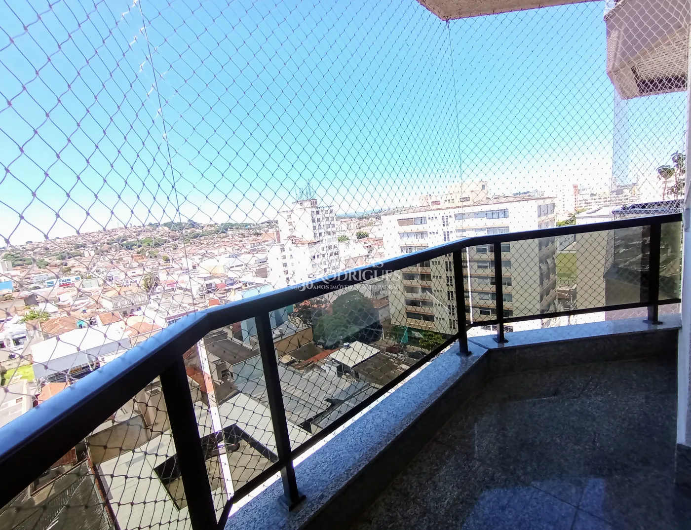 Apartamento para venda com 2 suítes no Edifício Rosa Abirached em Taubaté/SP