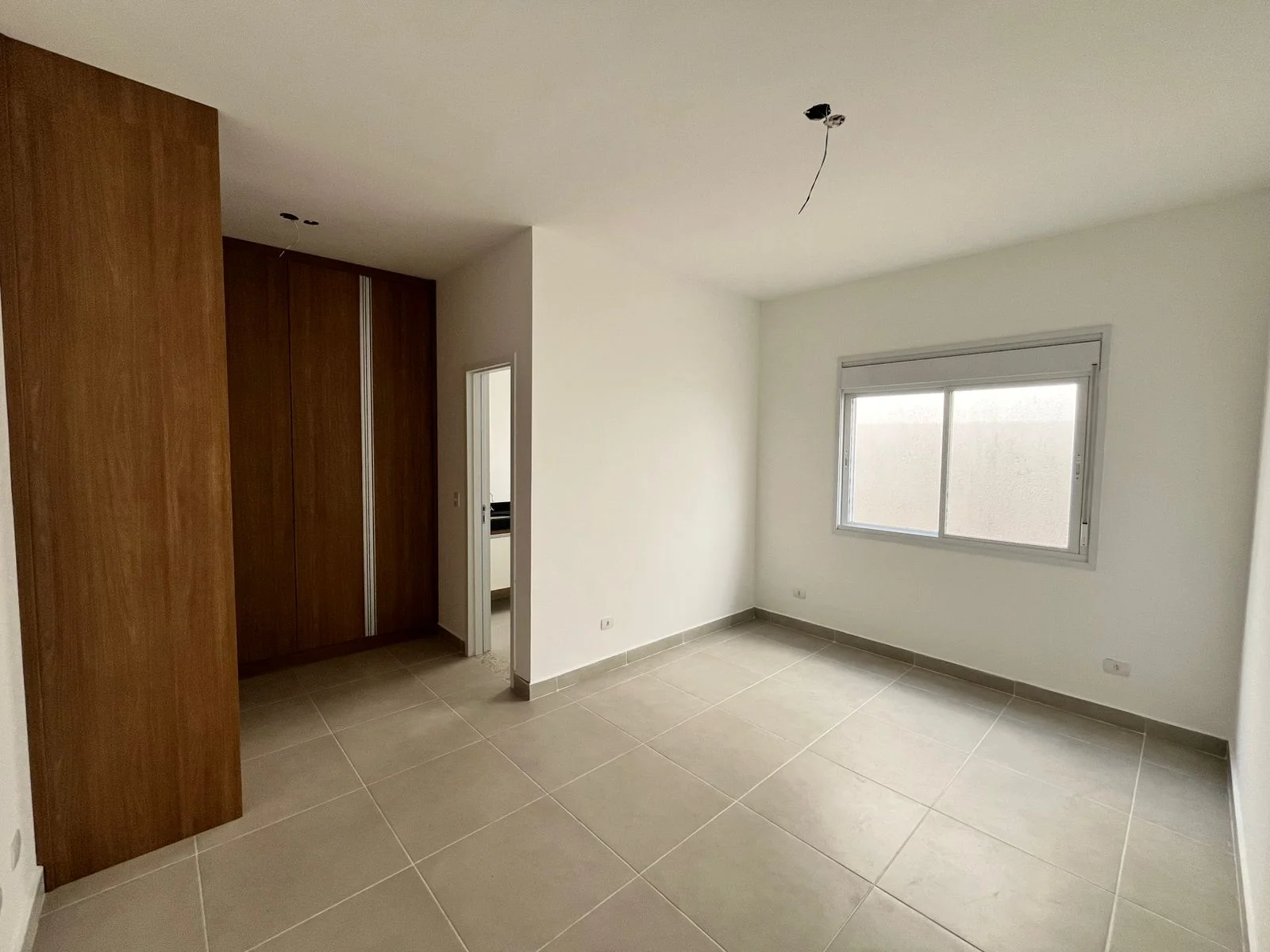 Casa à venda no Vita Village – 3 quartos, suíte, quintal 250 m² | Pindamonhangaba
