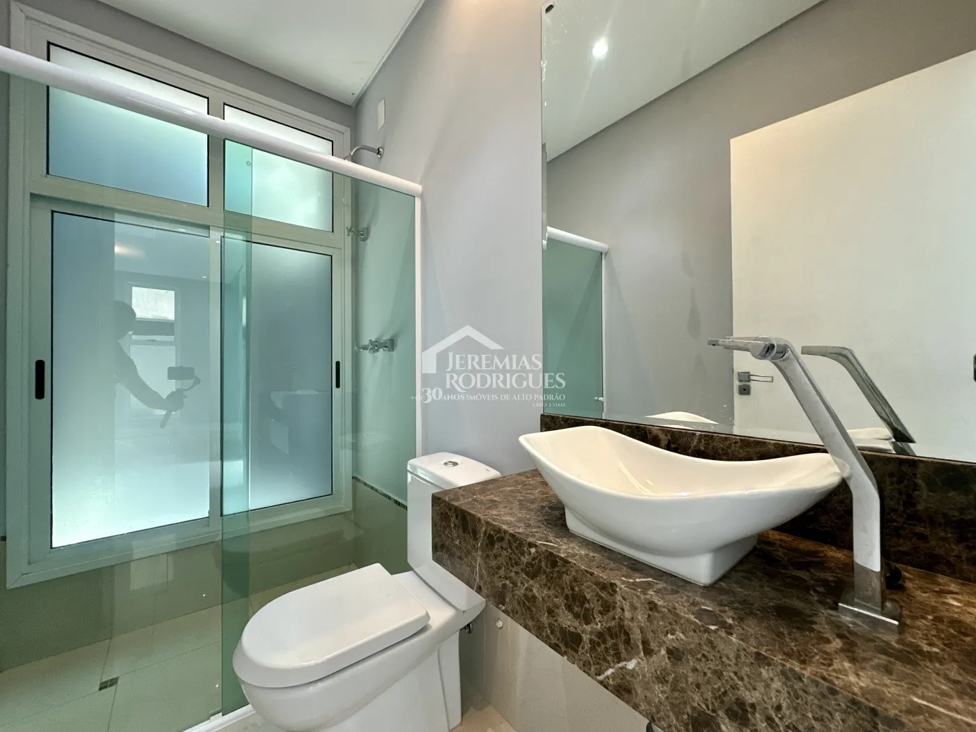 Sobrado com 3 dormitórios, 302 m2 - Condomínio Campos do Conde II - Tremembé/SP.