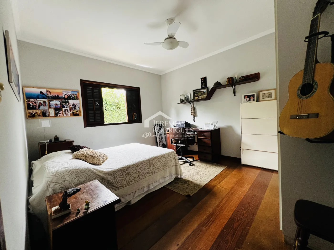 Casa à venda com 3 dormitórios no Condomínio Jardim das Hortênsias em Taubaté/SP.