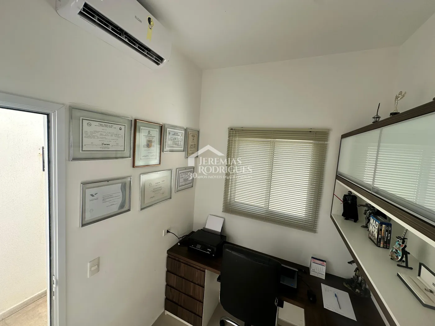 Casa mobiliada para locação com 3 suítes no Condomínio Real Ville em Pindamonhangaba/SP