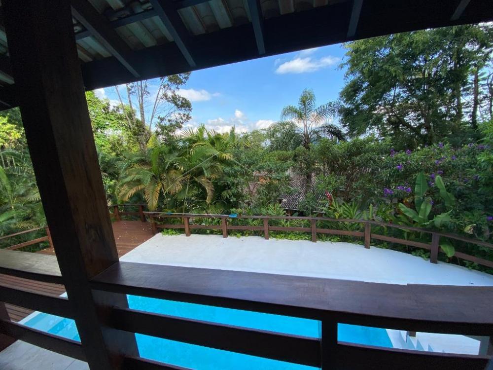 Casa à venda no Condomínio Domingas Dias em Ubatuba/SP.