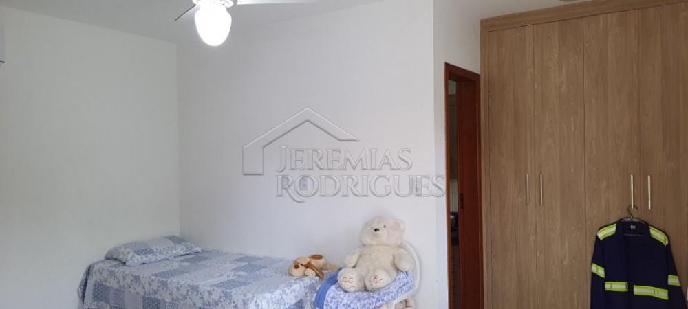 Chácara à venda com com 3 suítes no bairro Areão em Taubaté/SP. 