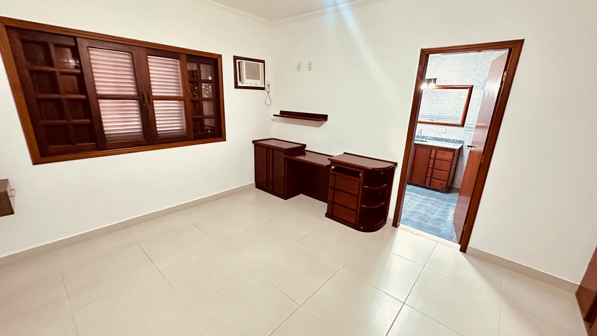 Casa com 6 dormitórios para locação no Condomínio Village Paineiras em Pindamonhangaba/SP