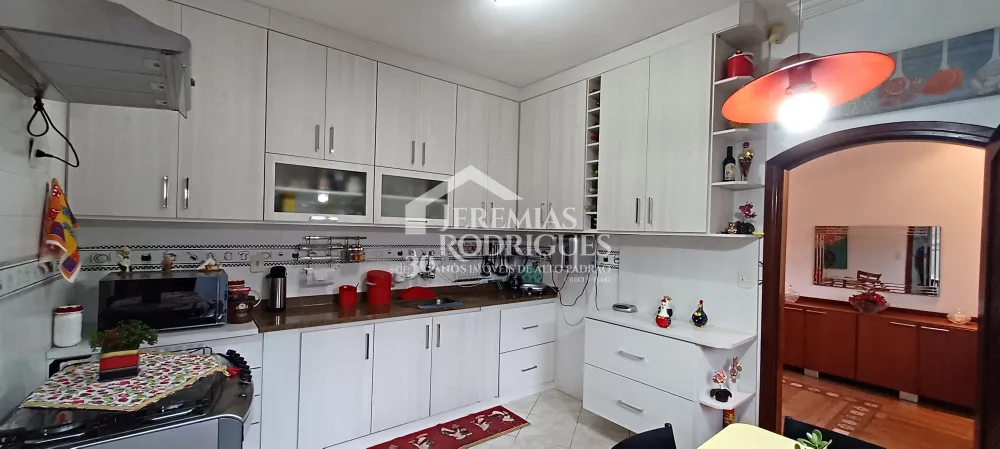 Casa com 3 dormitórios, 233 m² - Santana - Pindamonhangaba/SP