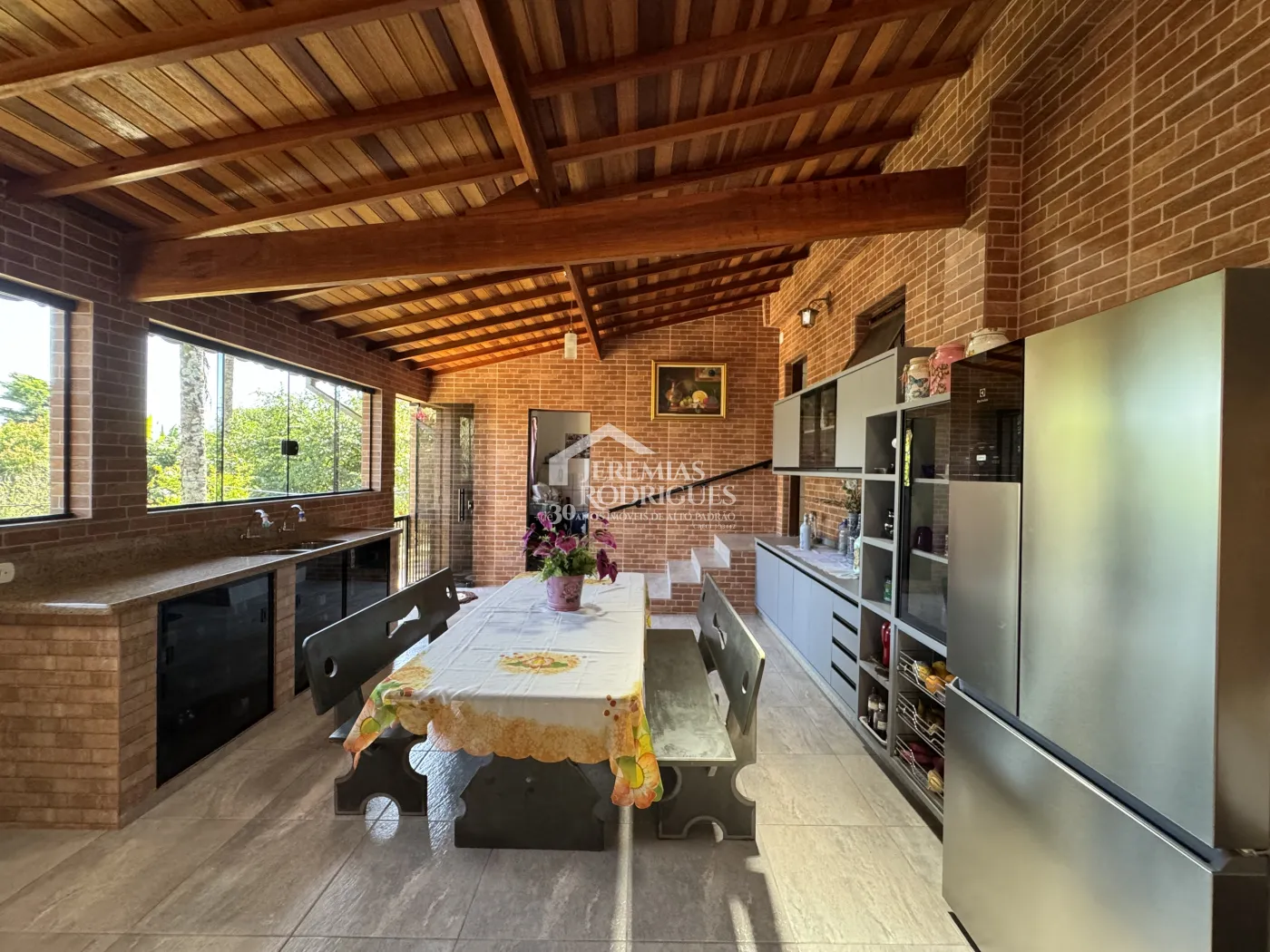 Chácara com 290 m² - bairro Lago Azul - Pindamonhangaba/SP.