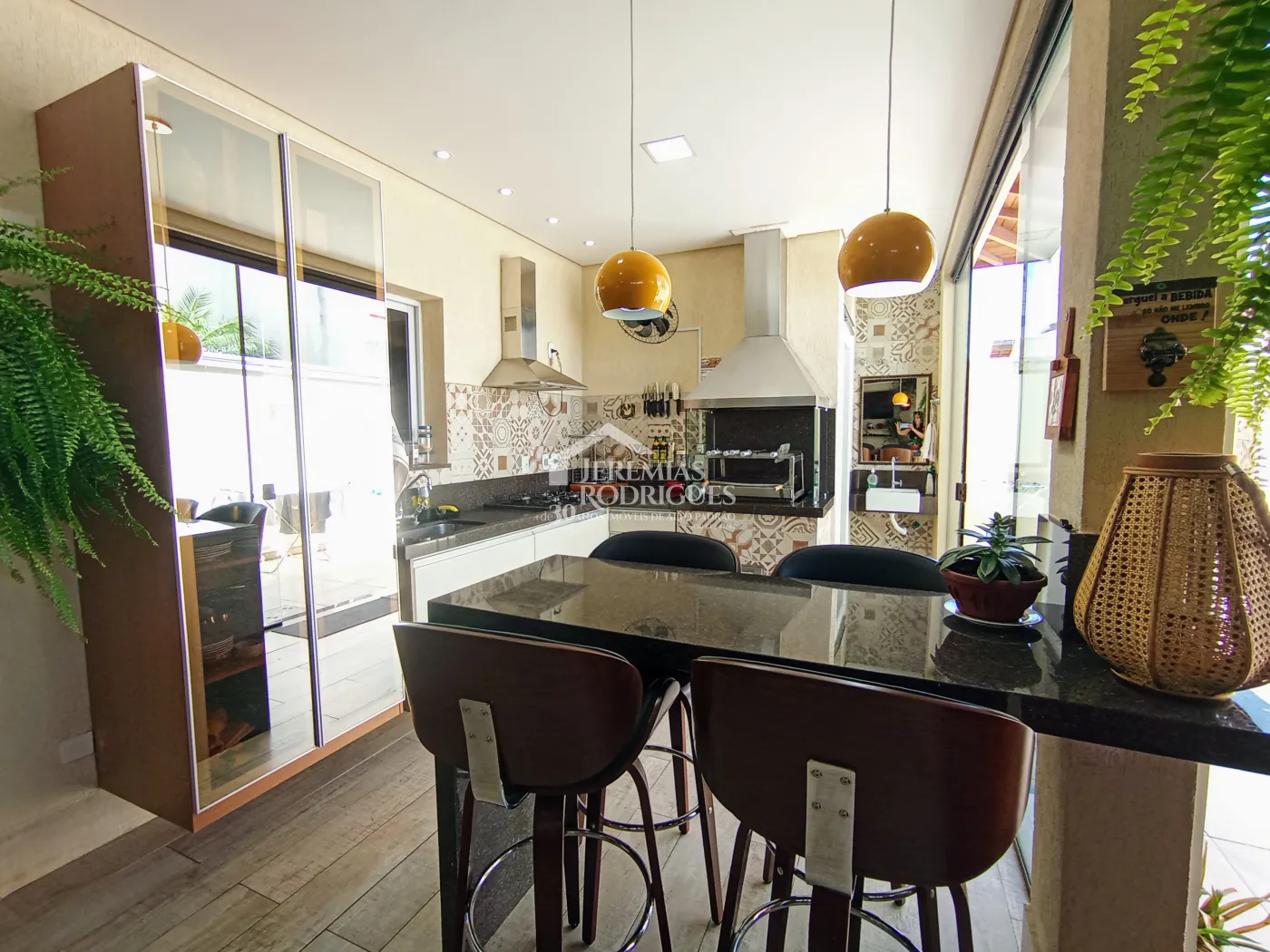 Casa para venda com 3 dormitórios no Condomínio Campos Do Conde II Versailles em Tremembé/SP