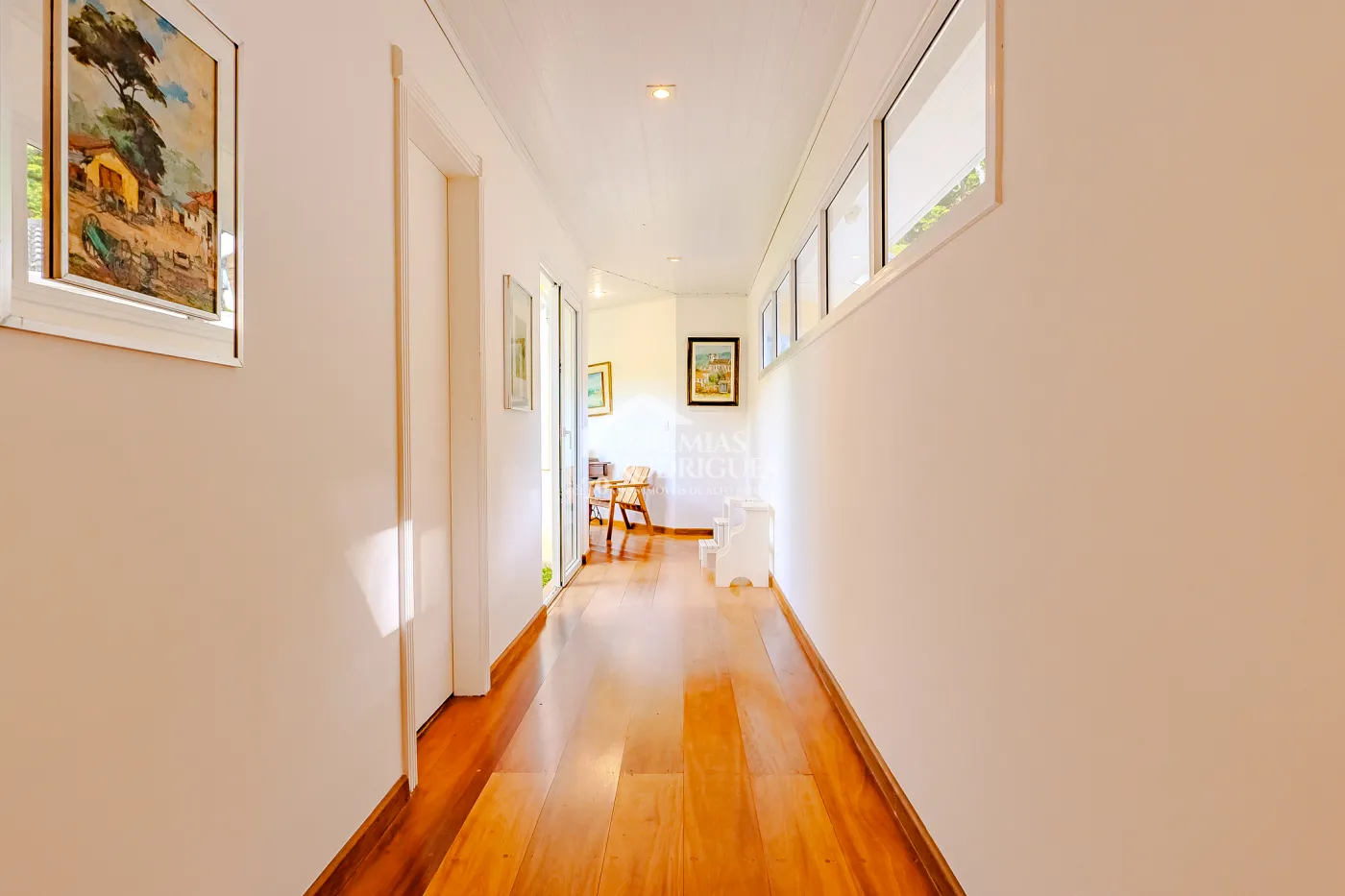 Casa com 6 suítes, 700 m² - Condomínio Vila Simonsen - Campos do Jordão/SP.