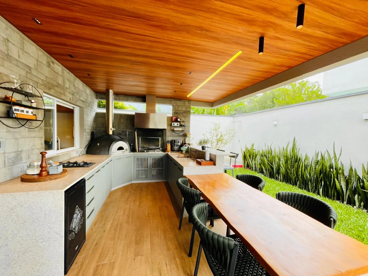 Casa à venda com 3 dormitórios no Condomínio Terras de San Marco em Taubaté/SP.