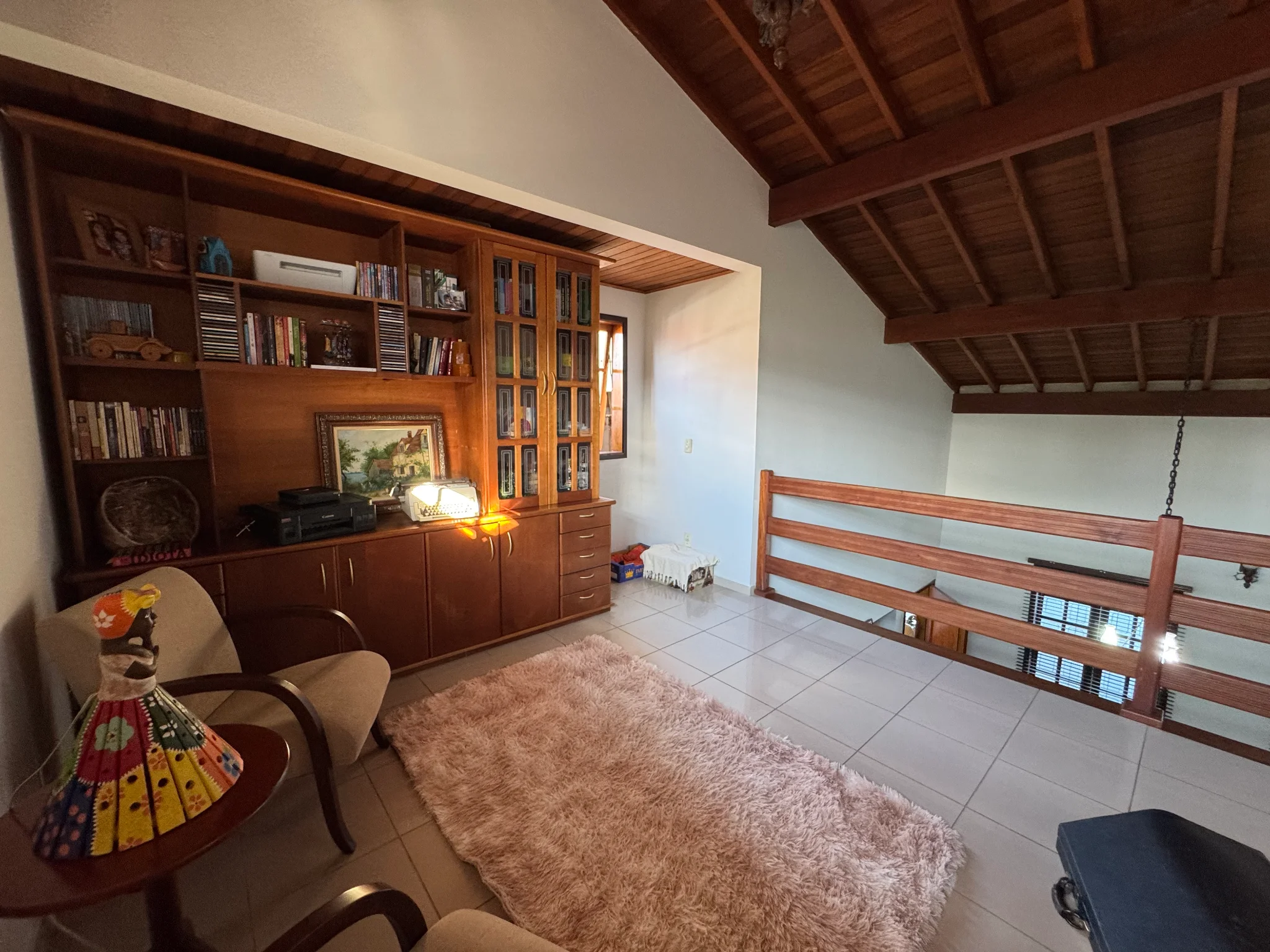 Casa à venda no bairro Jardim Residencial Doutor Lessa em Pindamonhangaba/SP. 