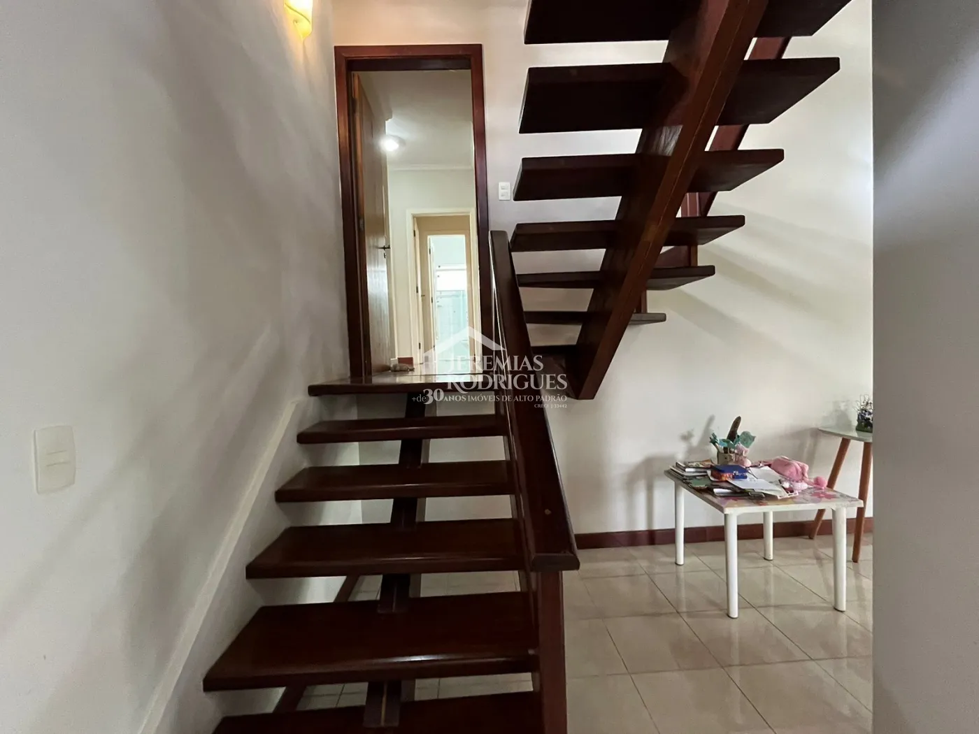 Casa com 4 dormitórios, 421 m² - Condomínio Chácaras Cataguá - Taubaté/SP.