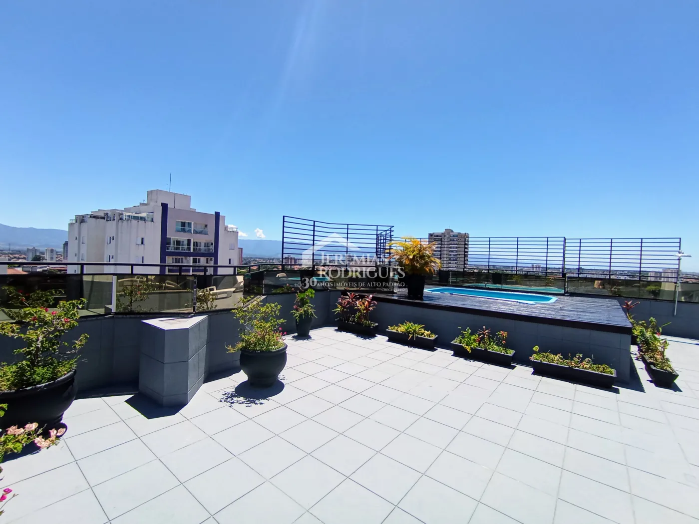 Apartamento para venda com 2 suítes no Edifício Rosa Abirached em Taubaté/SP