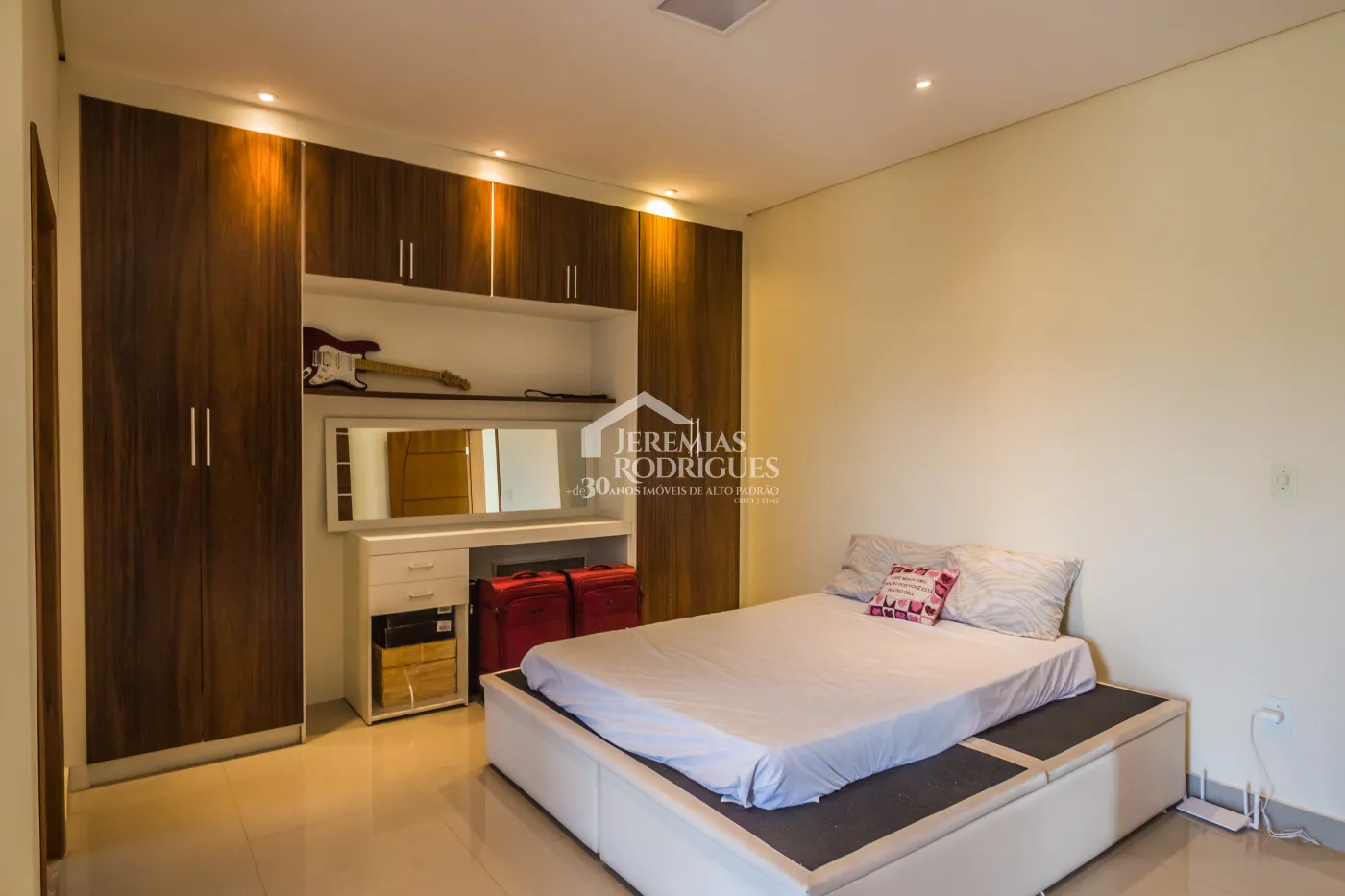 Casa com 4 dormitórios, 295 m² - Condomínio Reserva dos Lagos - Pindamonhangaba/SP