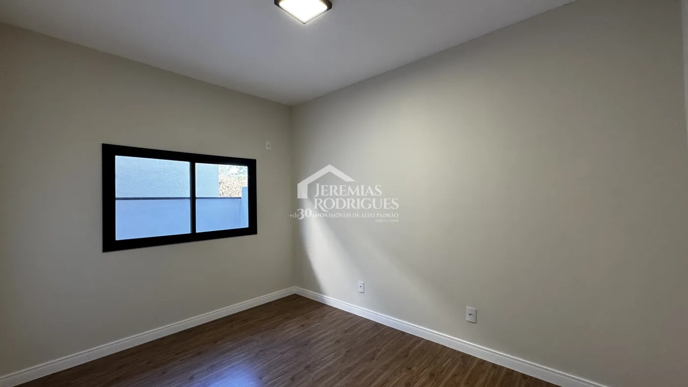 Casa à venda com 3 suítes no Condomínio Reserva dos Lagos em Pindamonhangaba/SP.