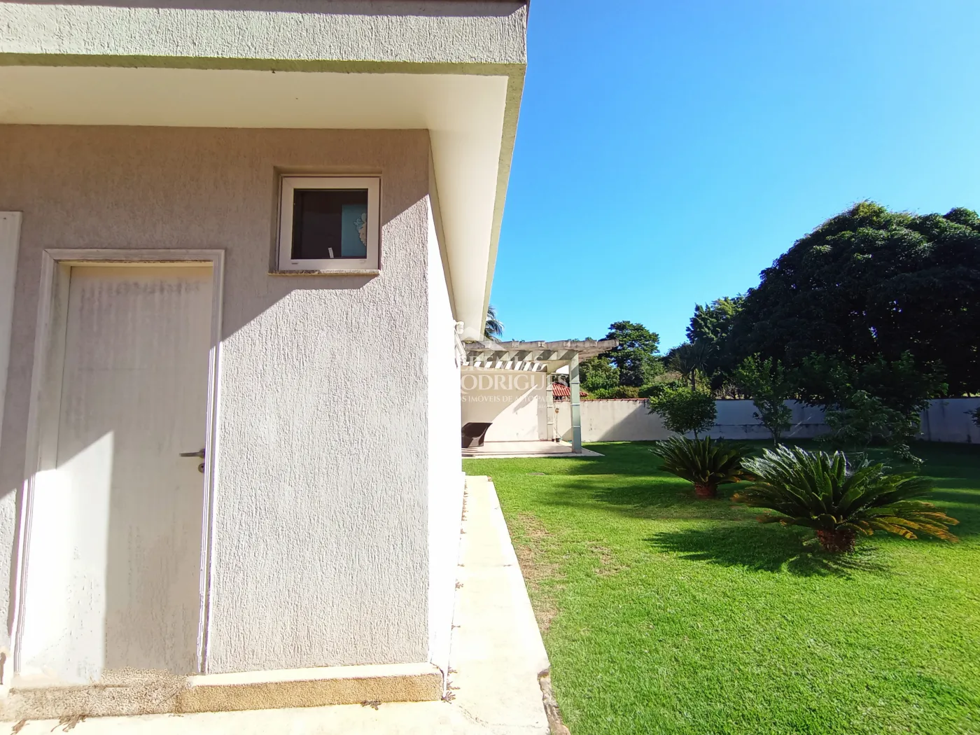 Casa à venda com 4 dormitórios no Condomínio Village Paineiras em Pindamonhangaba/SP