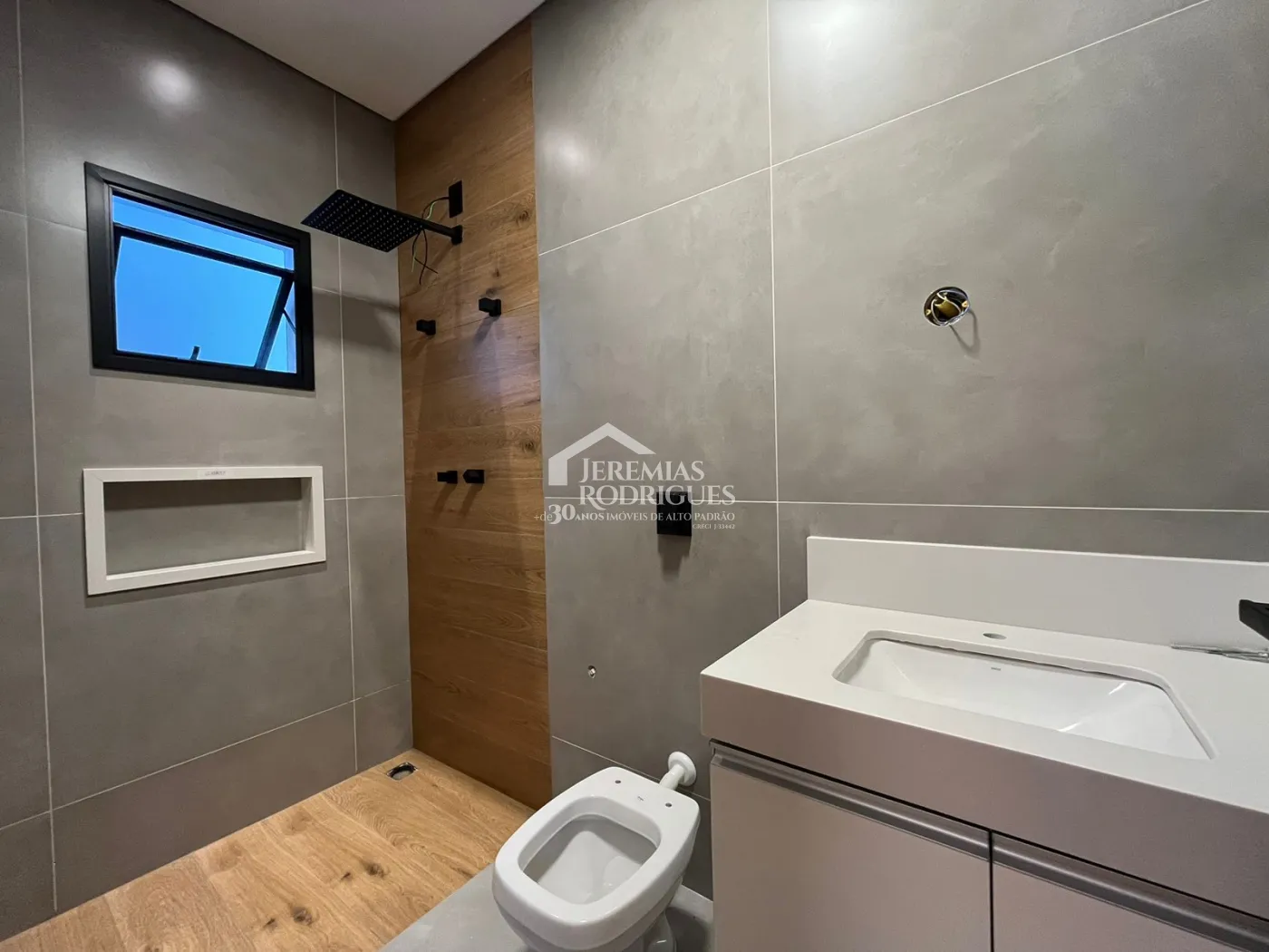 Casa assobradada à venda com 3 suítes no Condomínio Cyrela Landscape em Taubaté/SP.