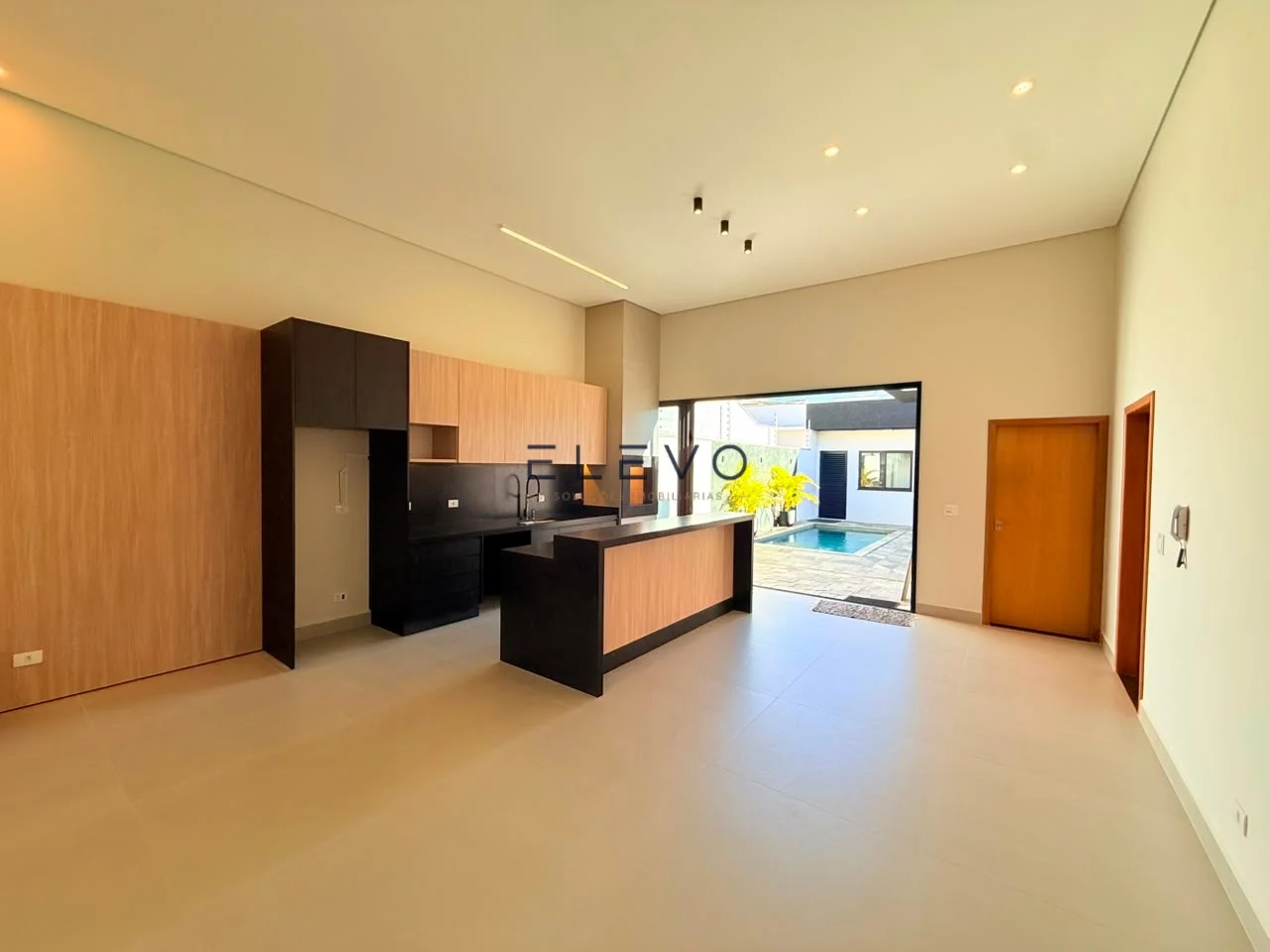 Casa Alto Padrão à Venda no Jardim Itália | 3 Suítes, Piscina Aquecida e Móveis Planejados