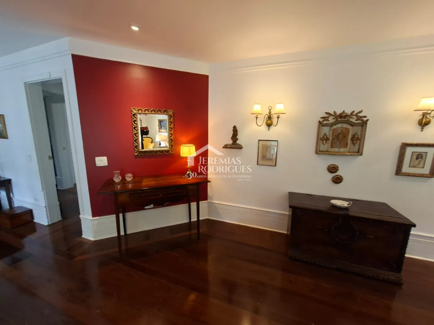 Apartamento à venda com 4 suítes no Edifício Evergreen em Campos do Jordão/SP