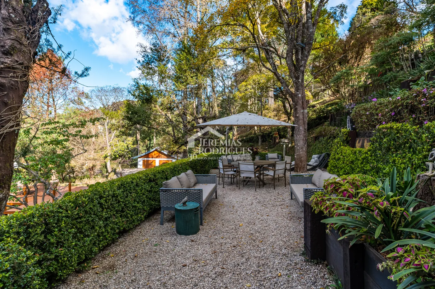 Casa com 7 suítes, 770 m² - Pedra do Fogo - Campos do Jordão/SP.