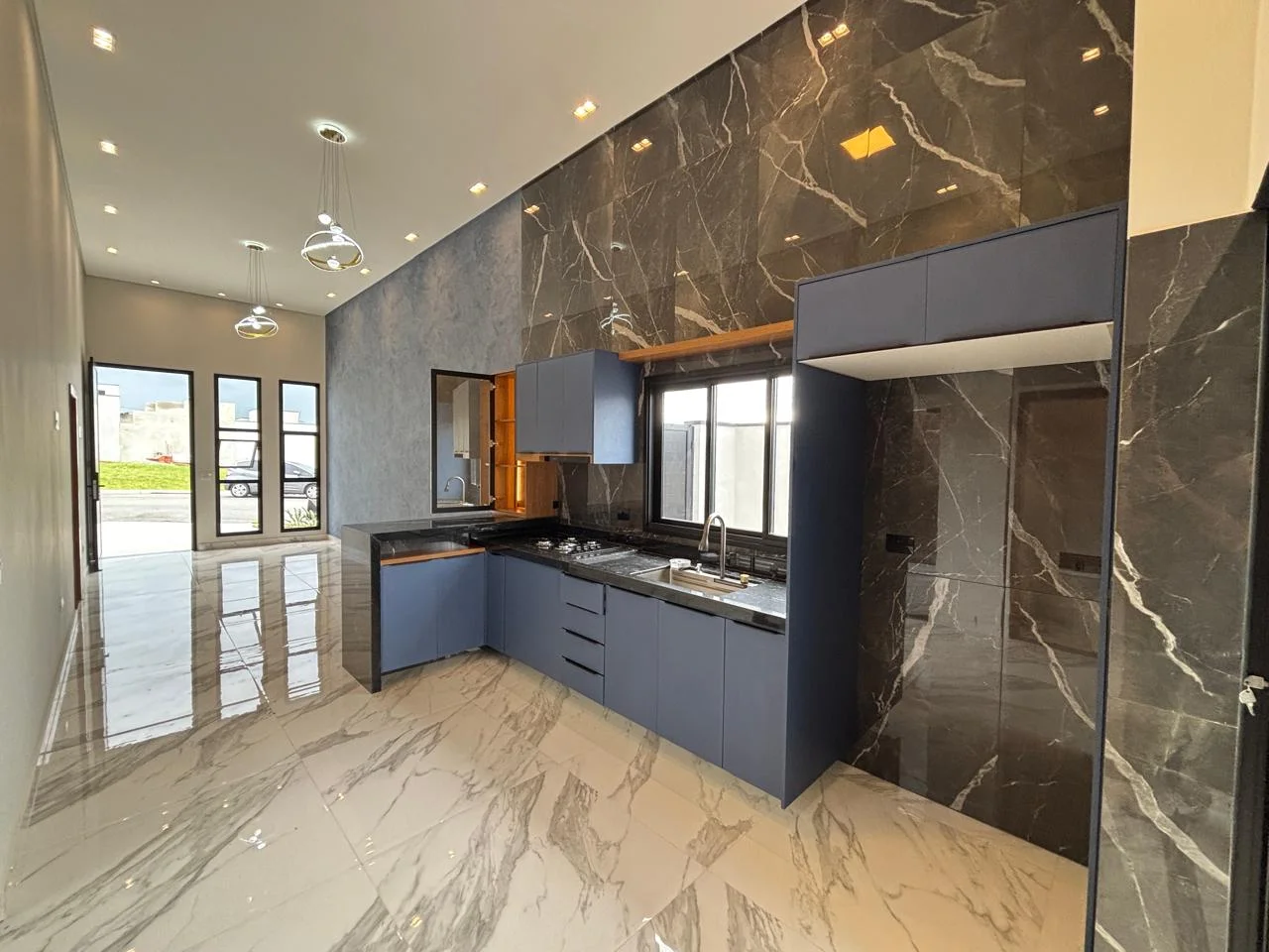 Casa alto padrão 120m² com jardim de inverno à venda no Bosque da Imperatriz – Pindamonhangaba/SP
