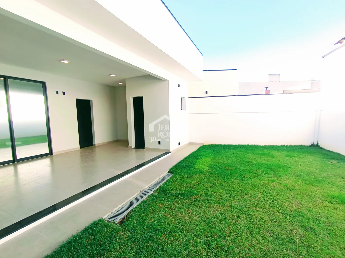 Casa para venda e locação com 3 dormitórios no Condomínio Campos do Conde II - Chambord em Tremembé/SP