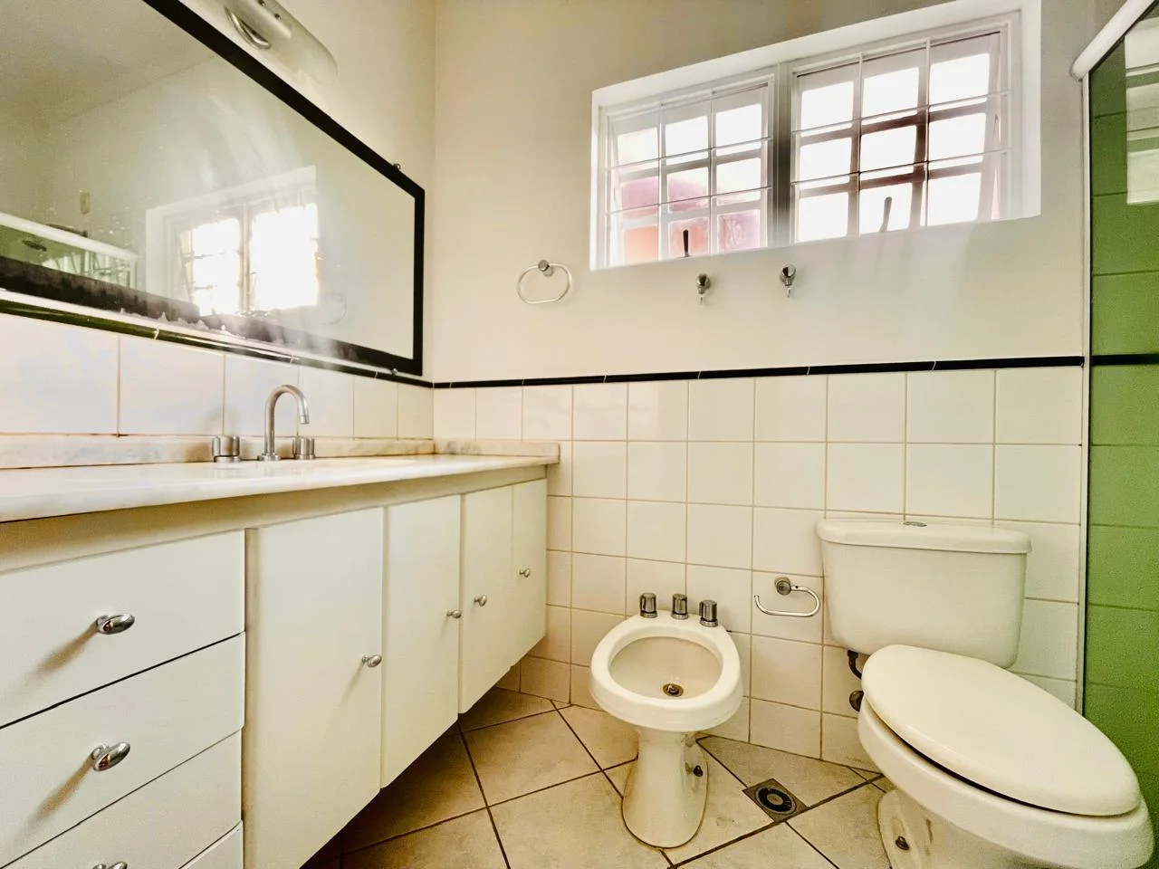 Casa com 3 dormitórios á venda no Condomínio Taubaté Village em Taubaté/SP.
