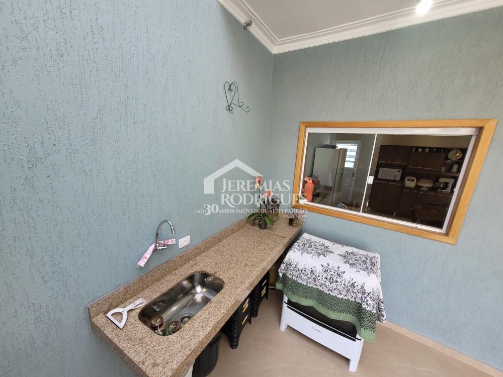 Casa térrea com 3 dormitórios - Jardim Santa Cruz - Taubaté/SP