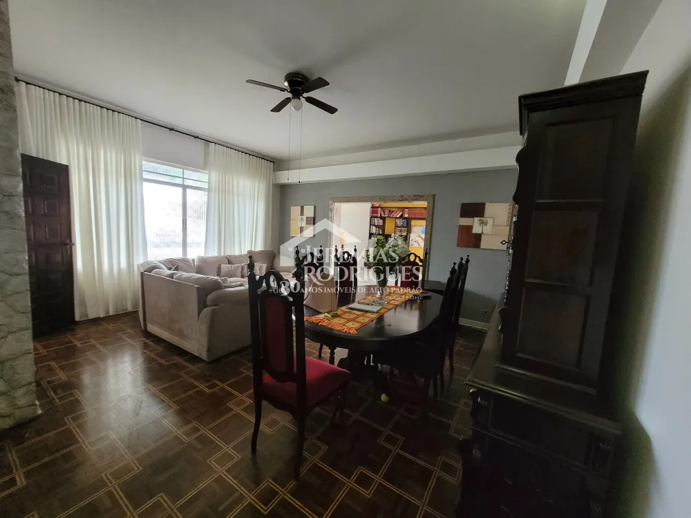 Casa com 3 quartos, 260 m², venda por R$ 1.050.000- Jardim Maria Augusta - Taubaté/SP