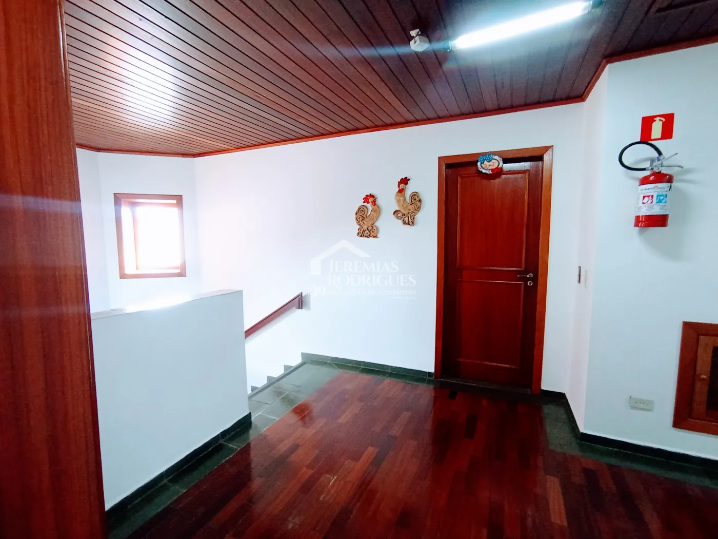 Apartamento para venda com 4 dormitórios no Edifício Solar Bela Vista em Campos do Jordão/SP