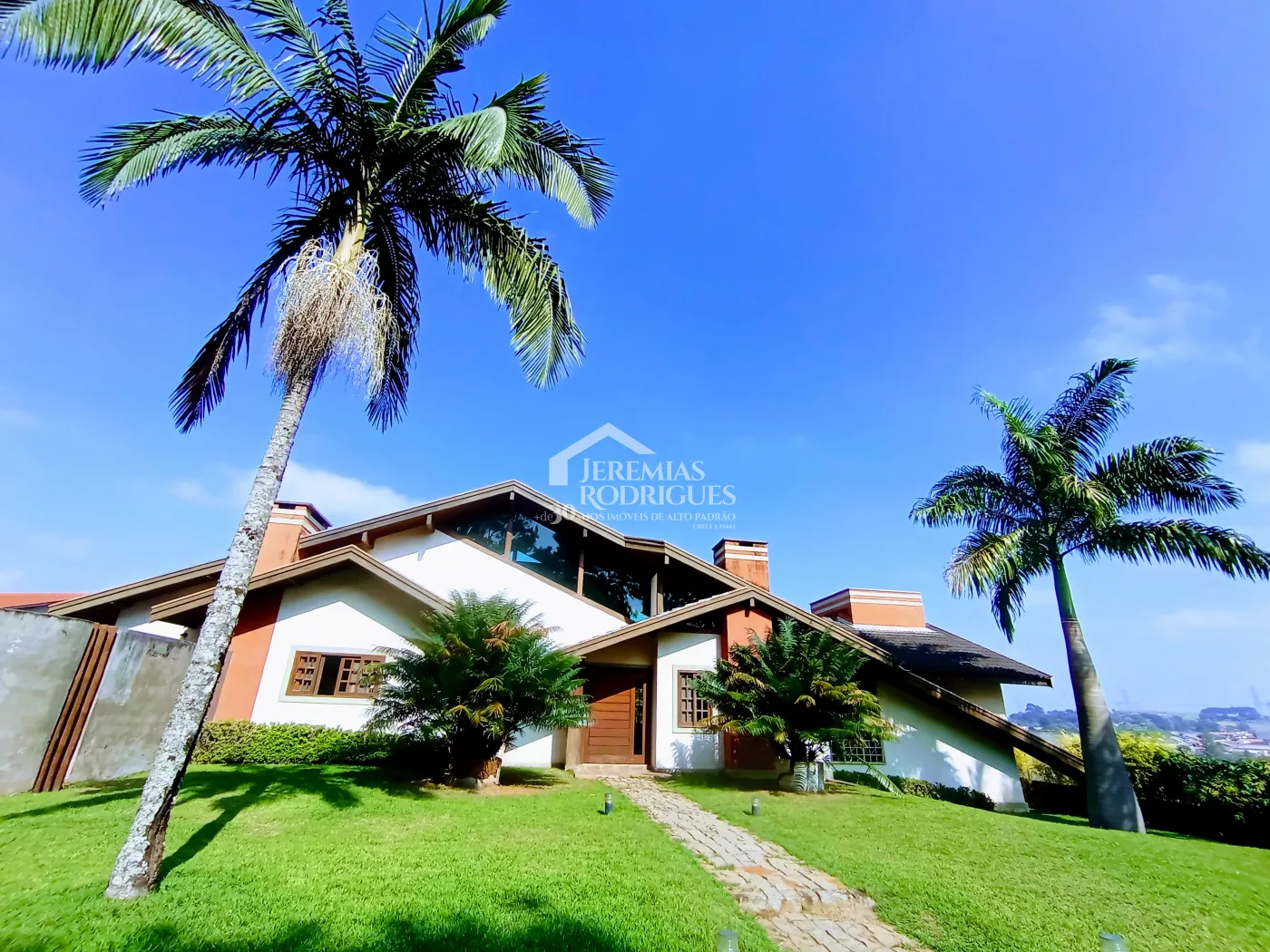 Casa à venda com 3 dormitórios no Condomínio Chácaras Cataguá em Taubaté/SP