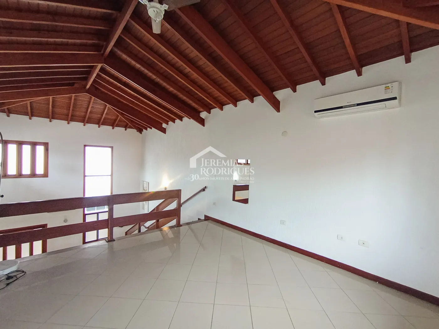 Casa para venda e locação com 3 dormitórios no Condomínio Taubaté Village em Taubaté/SP