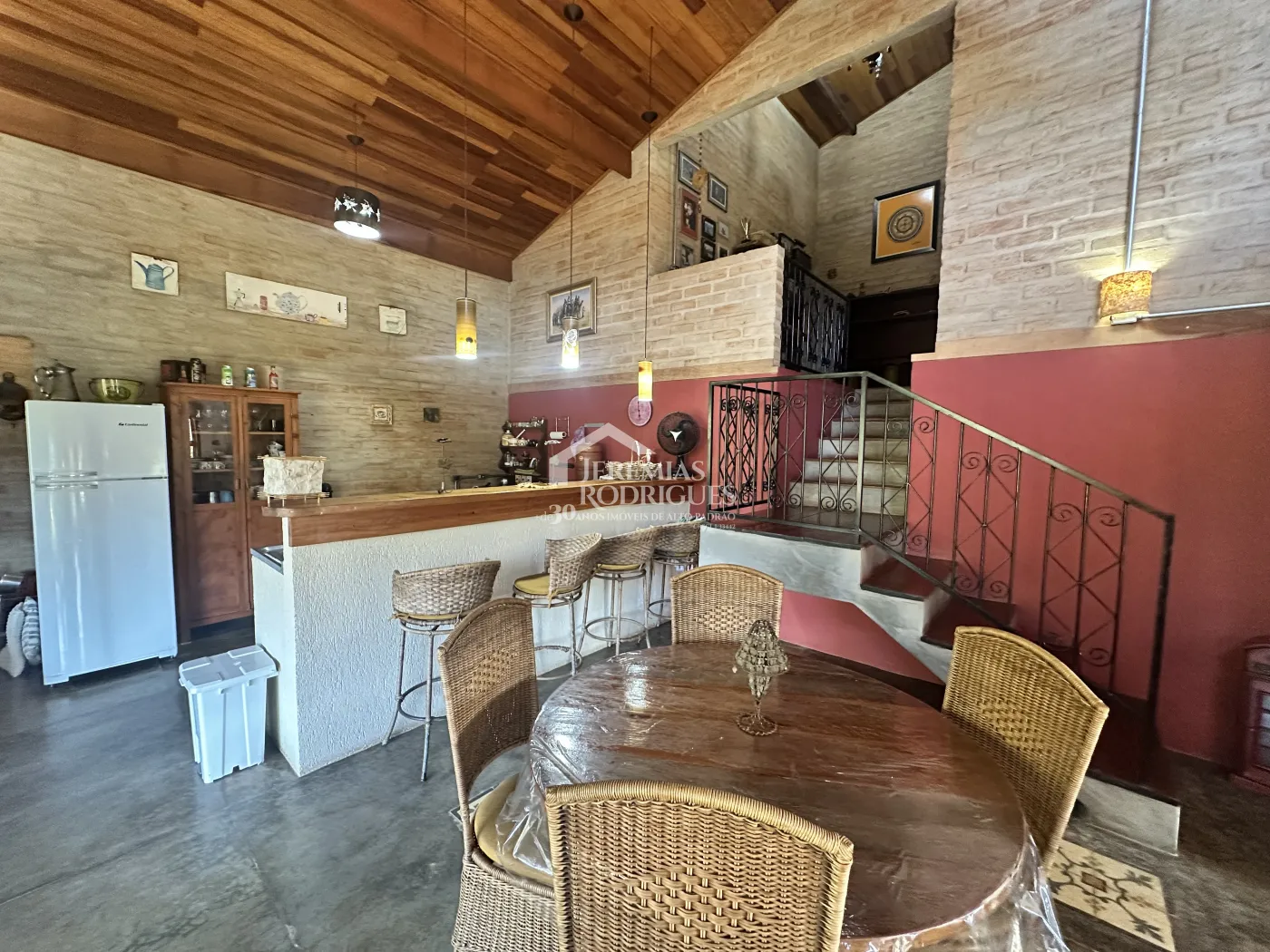 Casa à venda com 3 suítes no Centro em Santo Antônio do Pinhal/SP