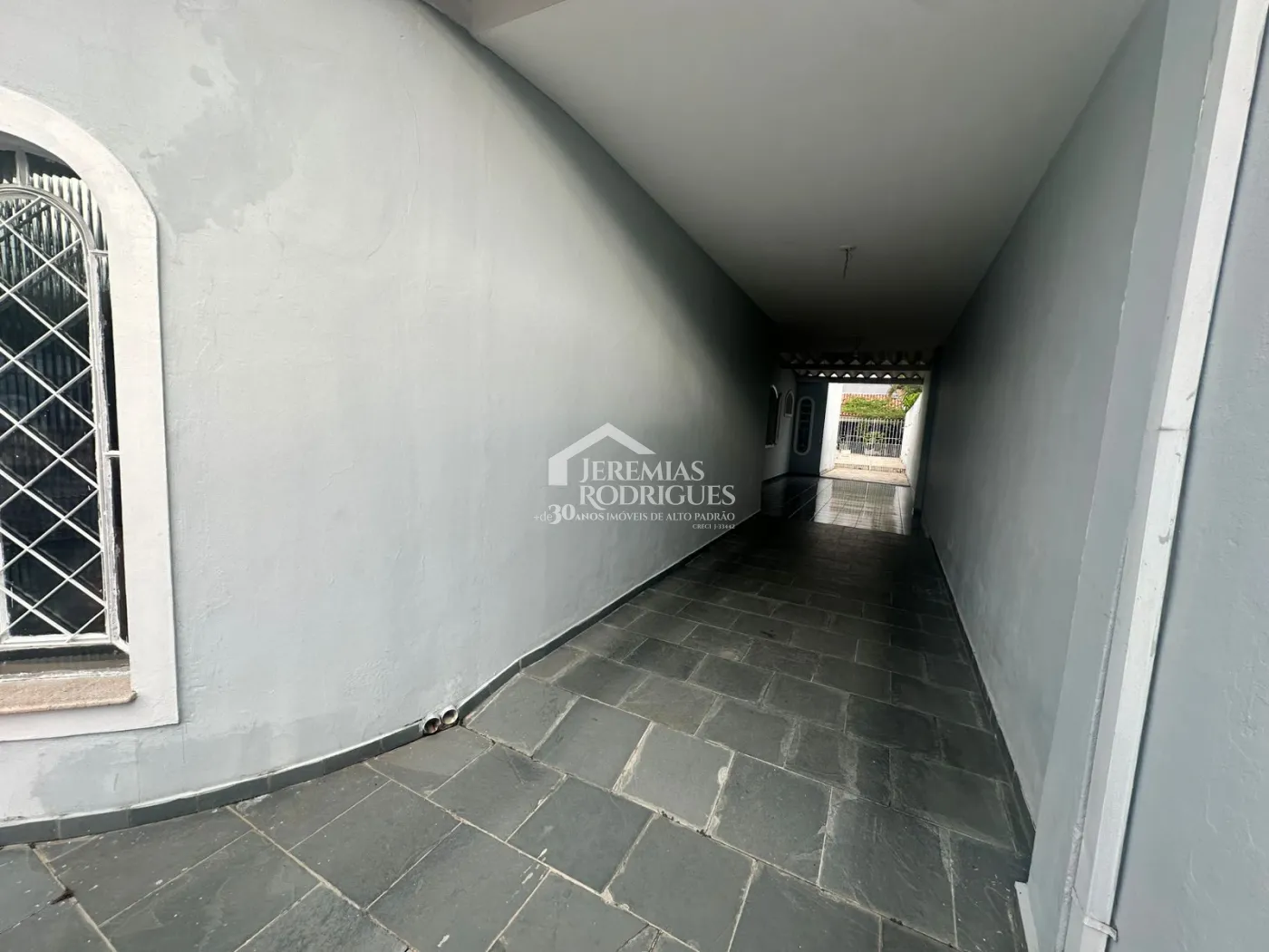 Casa para venda e locação com 3 dormitórios no bairro Jardim Residencial Doutor Lessa em Pindamonhangaba/SP