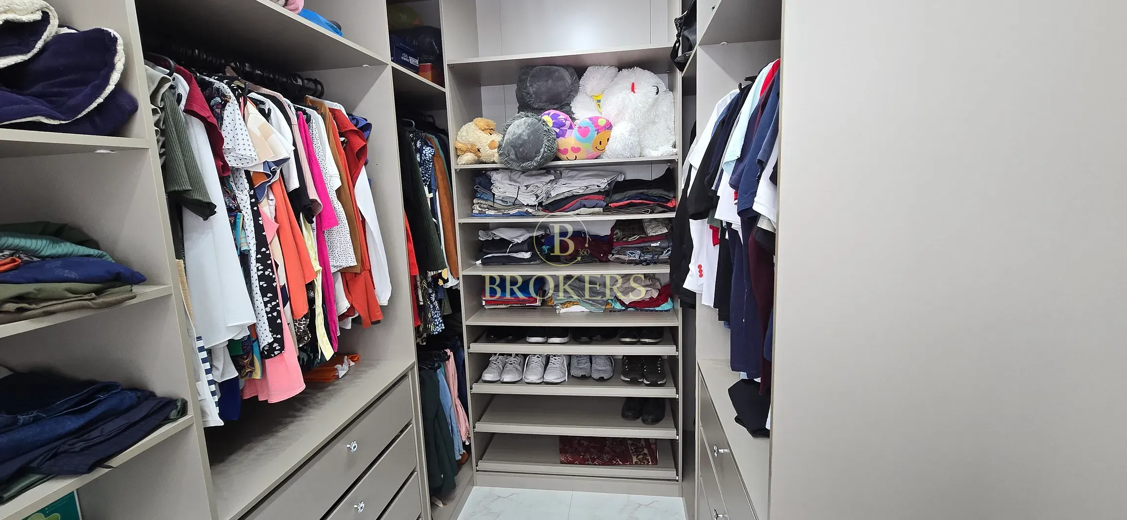 Apartamento espetacular, todo  modernizado à venda na Rua Figueiredo Magalhães, Copacabana, Rio de — foto 30