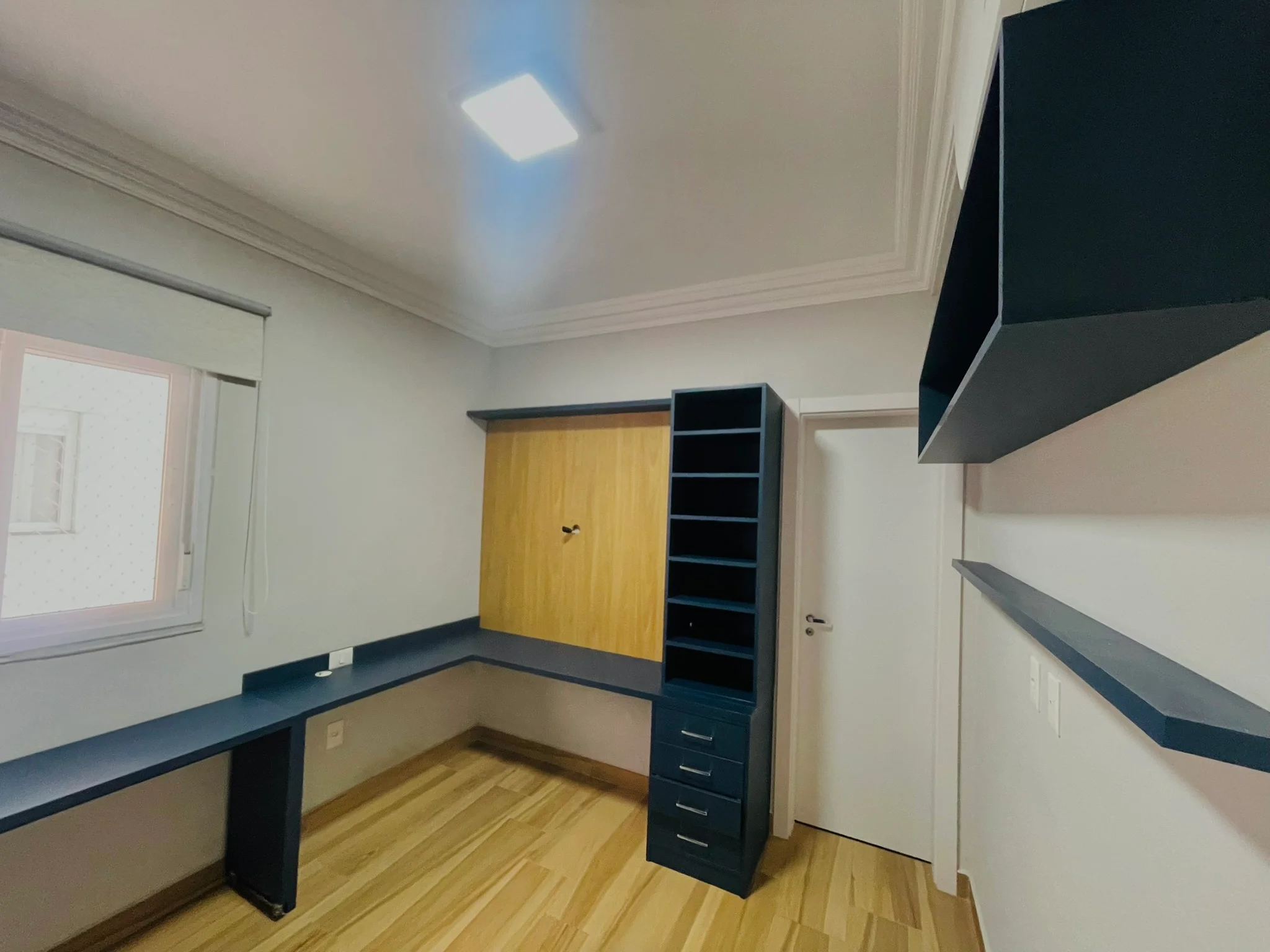 Apartamento à venda com 3 suítes no Condomínio Gran Terrace em Taubaté/SP. 
