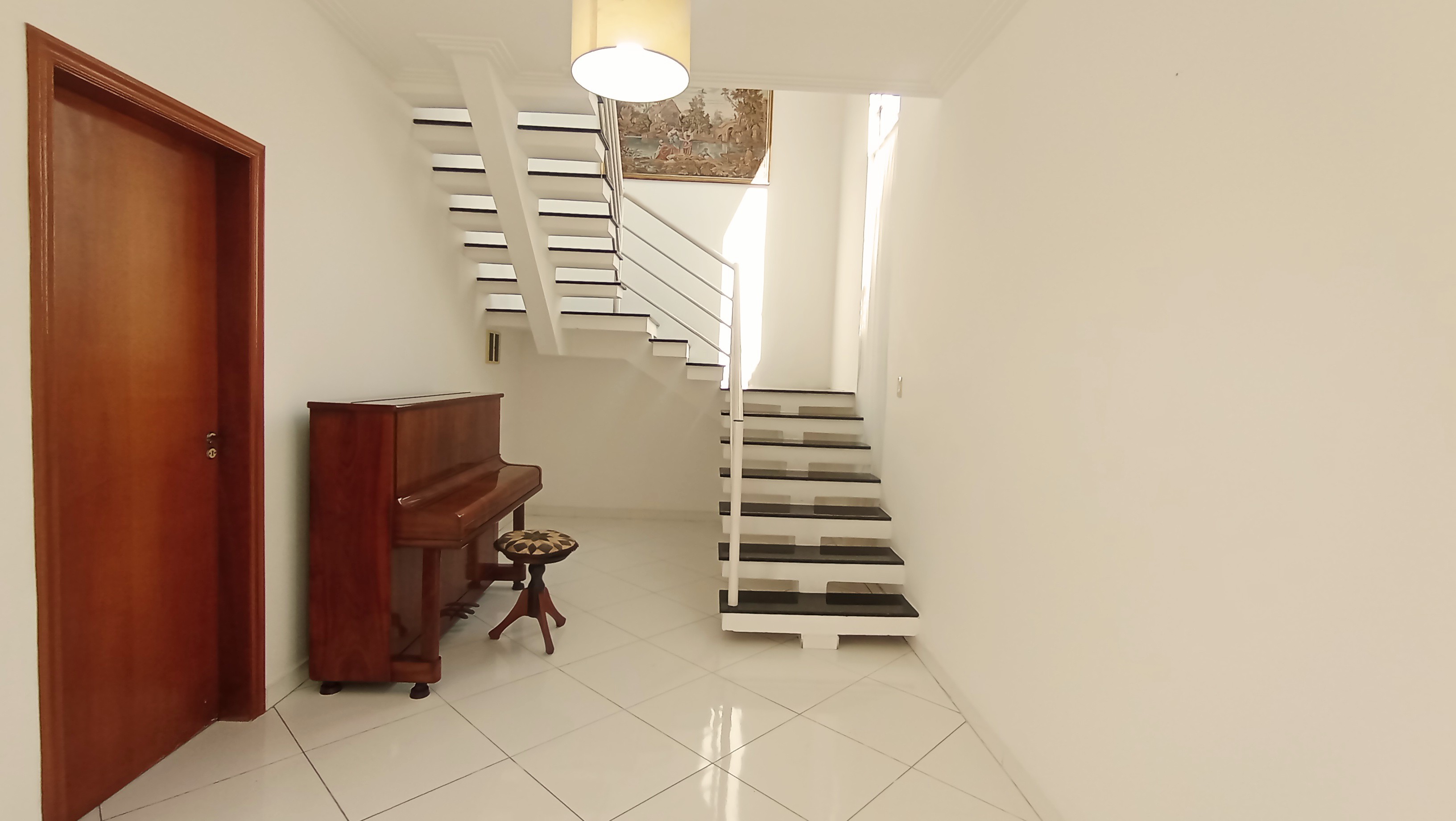 Casa à venda com 4 suítes no Condomínio Real Ville em Pindamonhangaba/SP. 