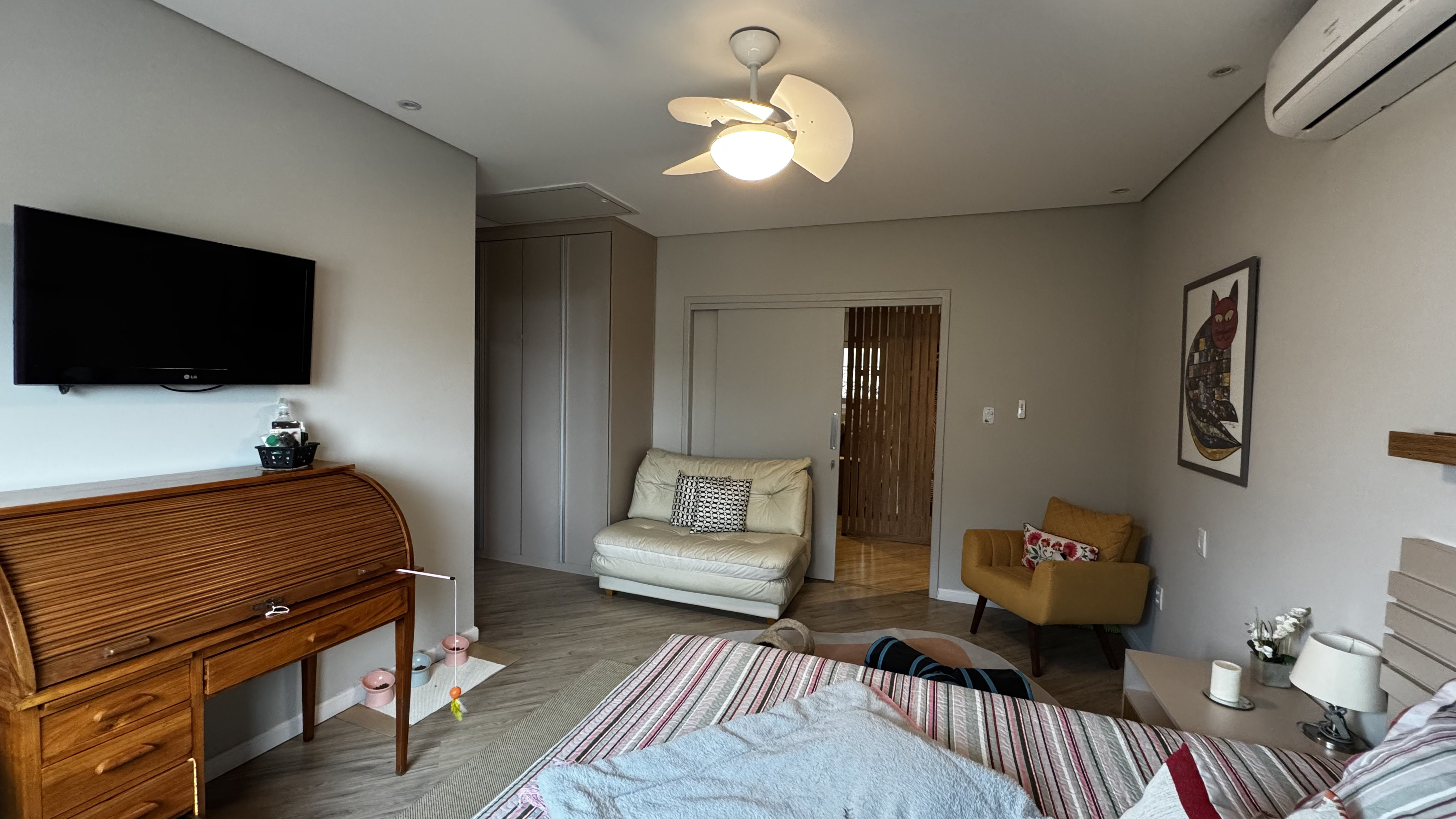 Casa à venda com 3 suítes no Condomínio Reserva dos Lagos em Pindamonhangaba/SP.