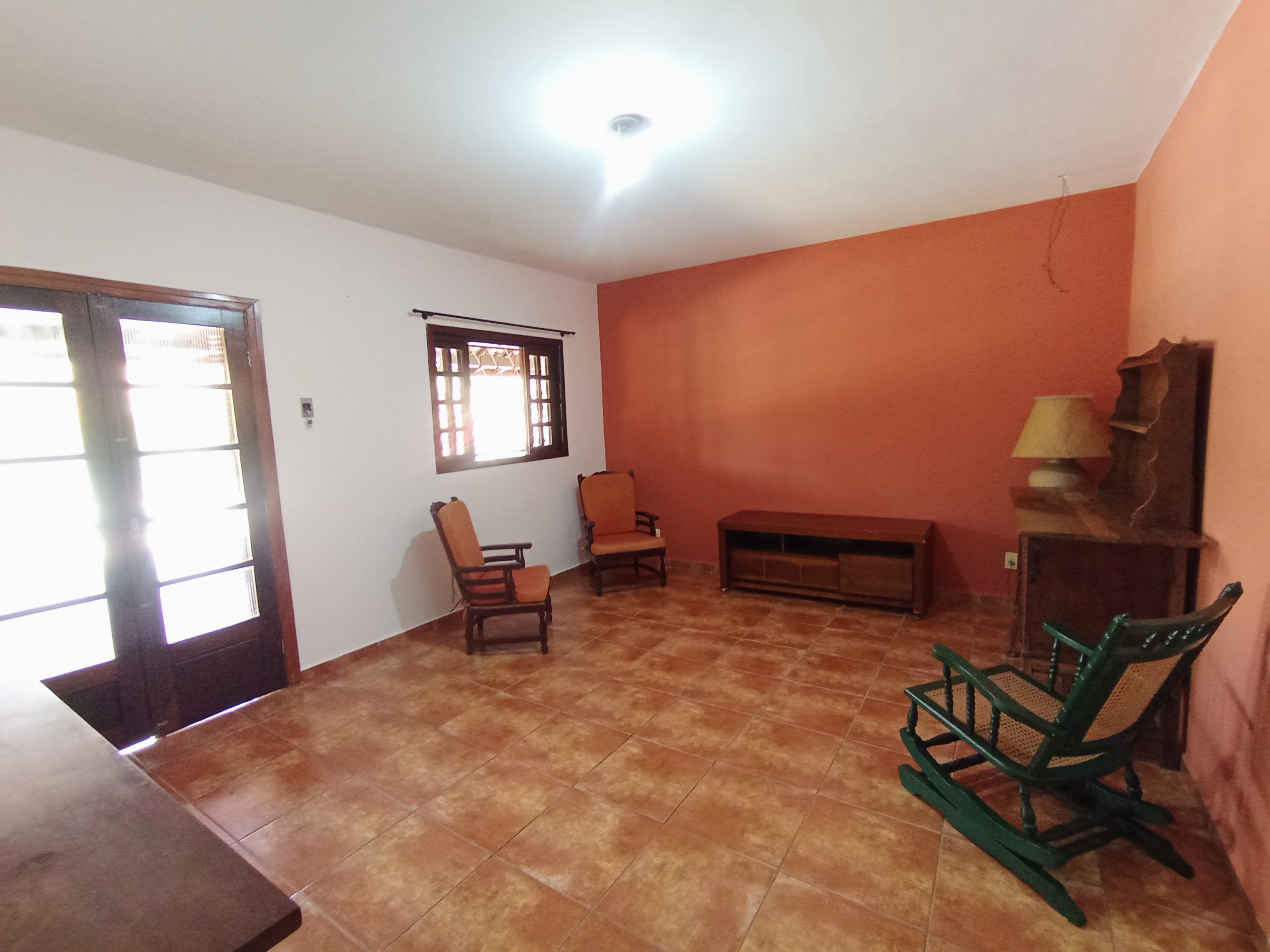 Chácara para venda e locação com 3 dormitórios no bairro Santana em Pindamonhangaba/SP.