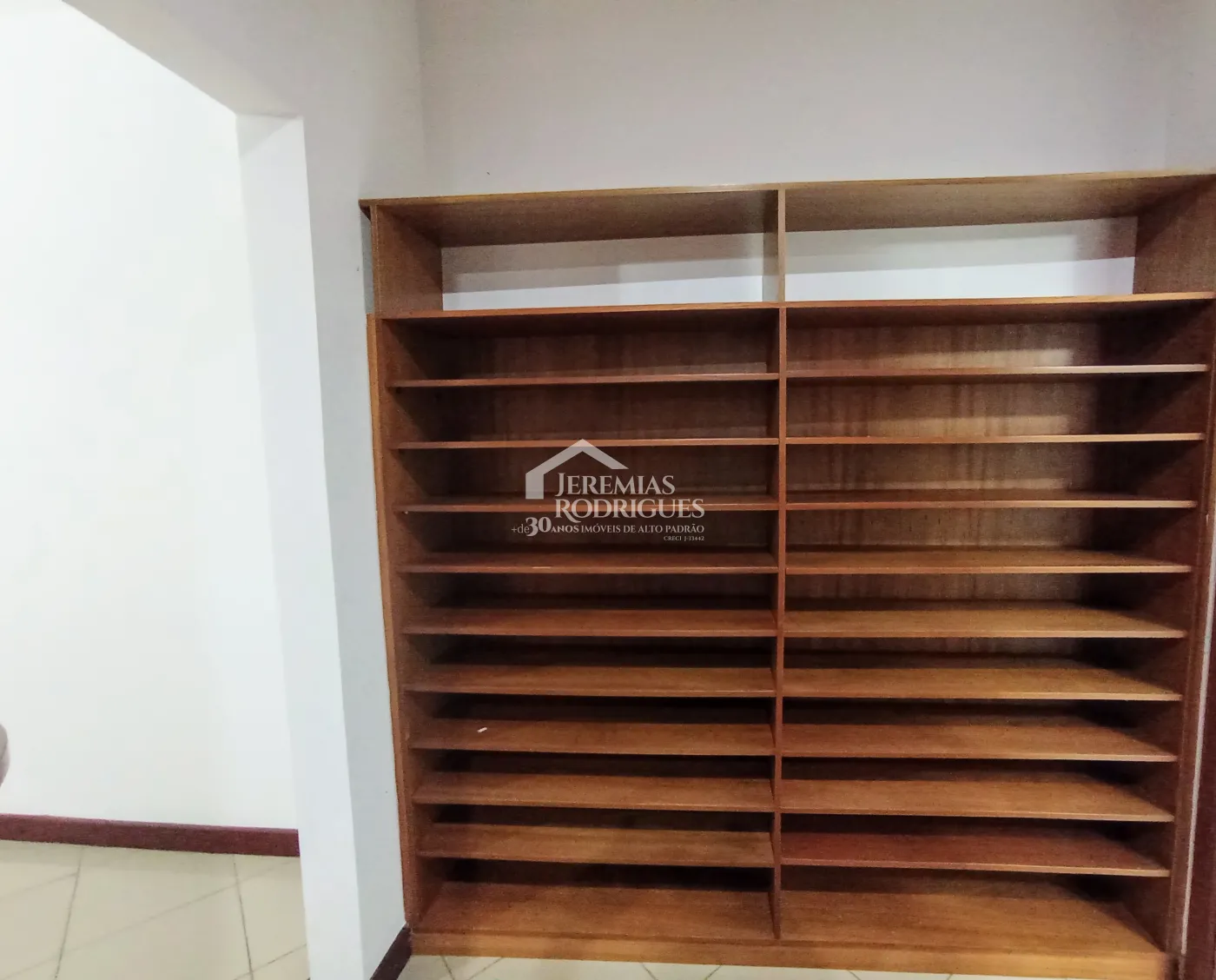 Casa para venda e locação com 3 dormitórios no Condomínio Taubaté Village em Taubaté/SP