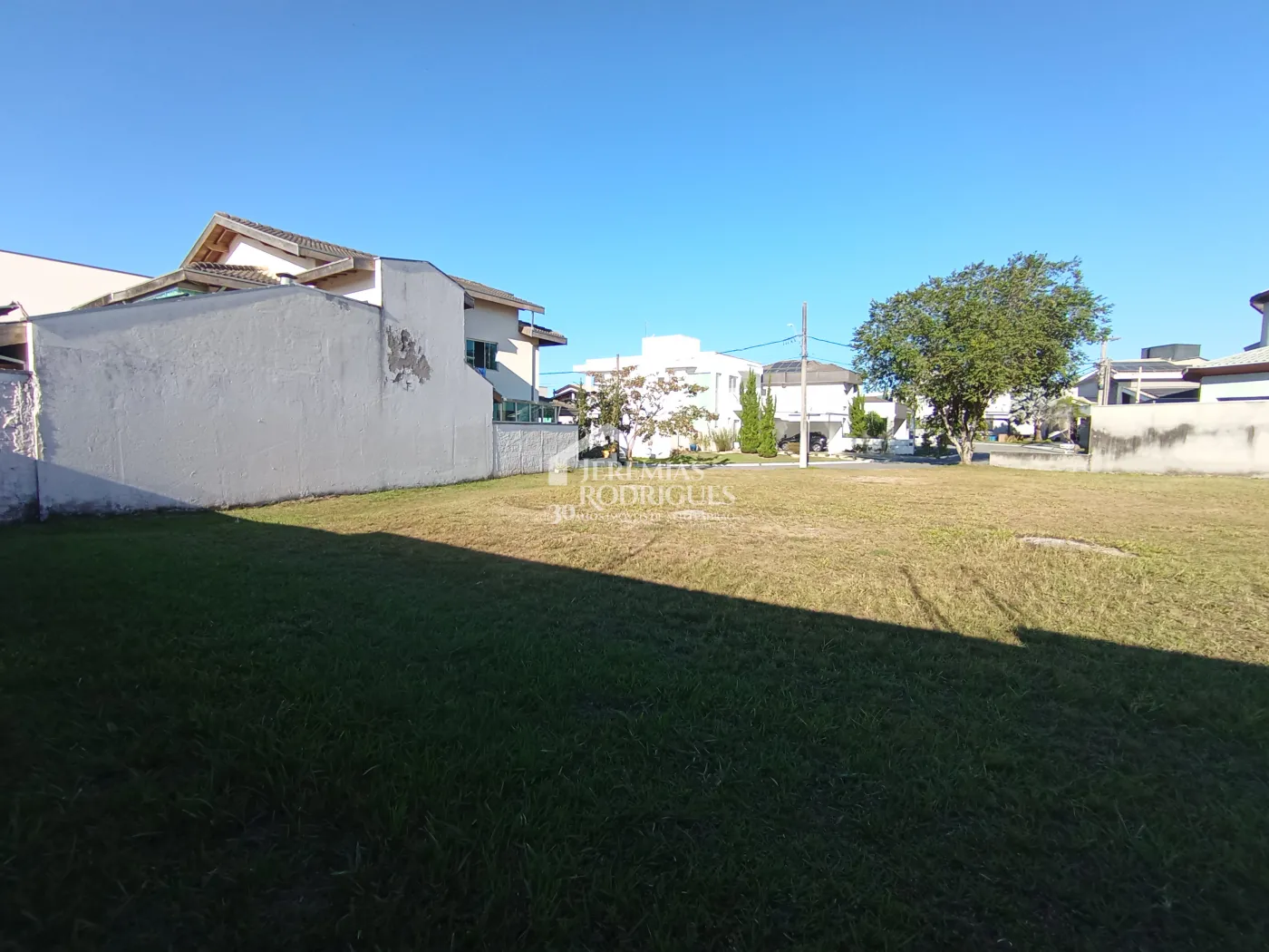 Terreno à venda com 448 m² no Condomínio Campos do Conde II - Chambord em Tremembé/SP