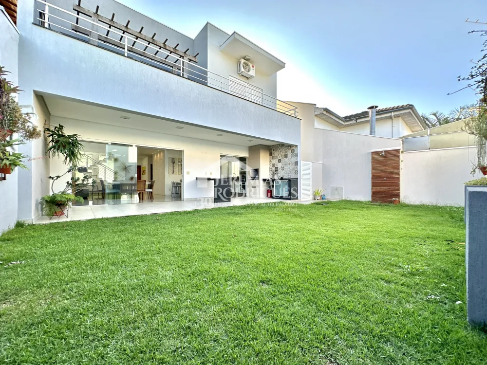 Casa mobiliada para locação no Condomínio Campos do Conde I em Tremembé/SP. 