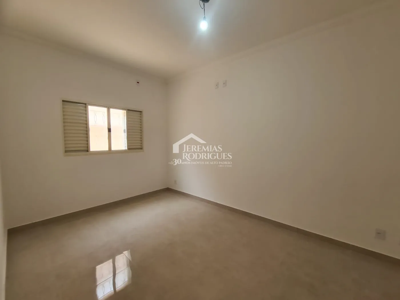 Casa com 3 dormitórios, 154 m² - Condomínio Parque Esperança - Taubaté/SP.