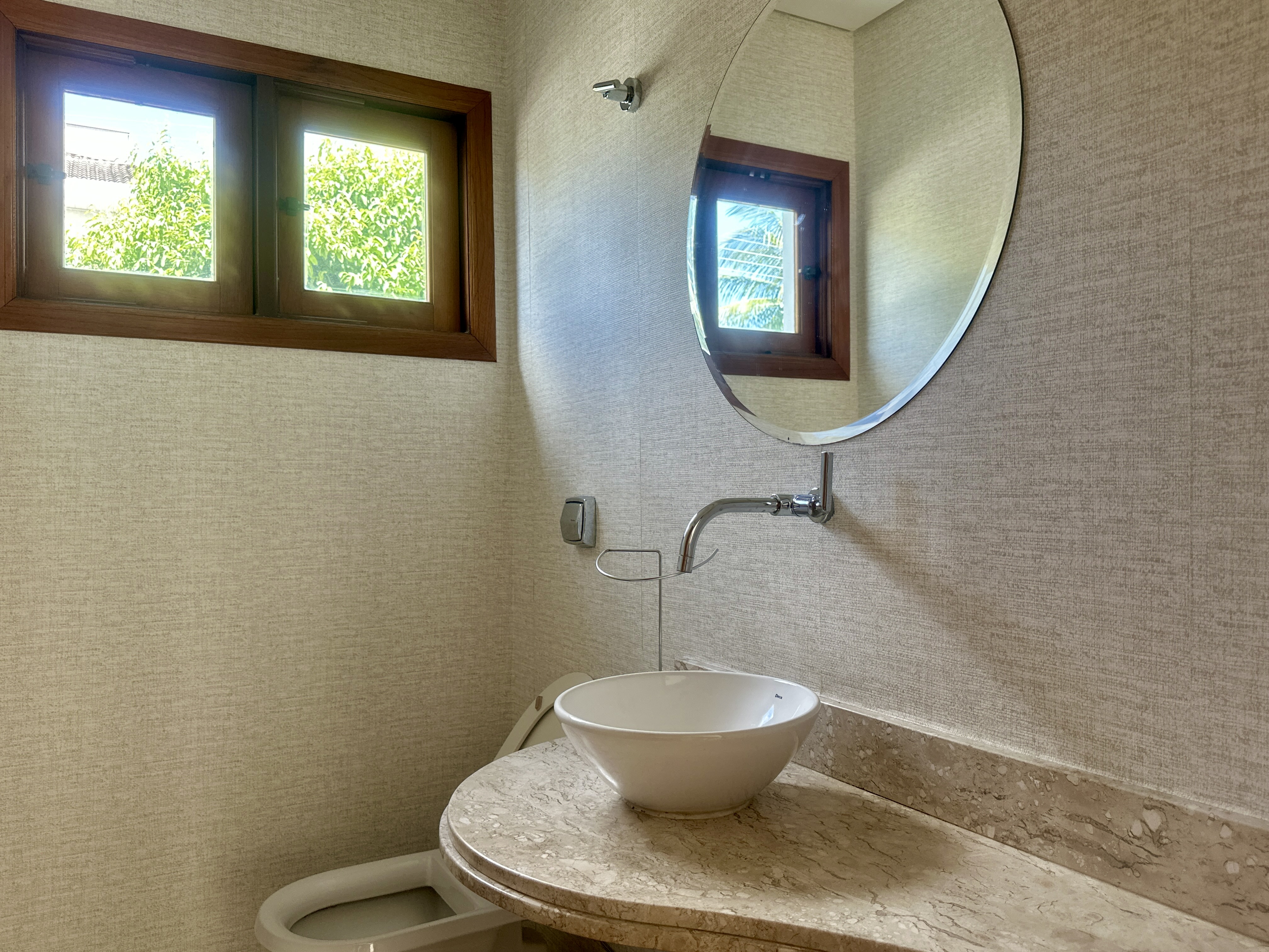 Casa para locação com 3 suítes no Condomínio Taubaté Village em Taubaté/SP. 