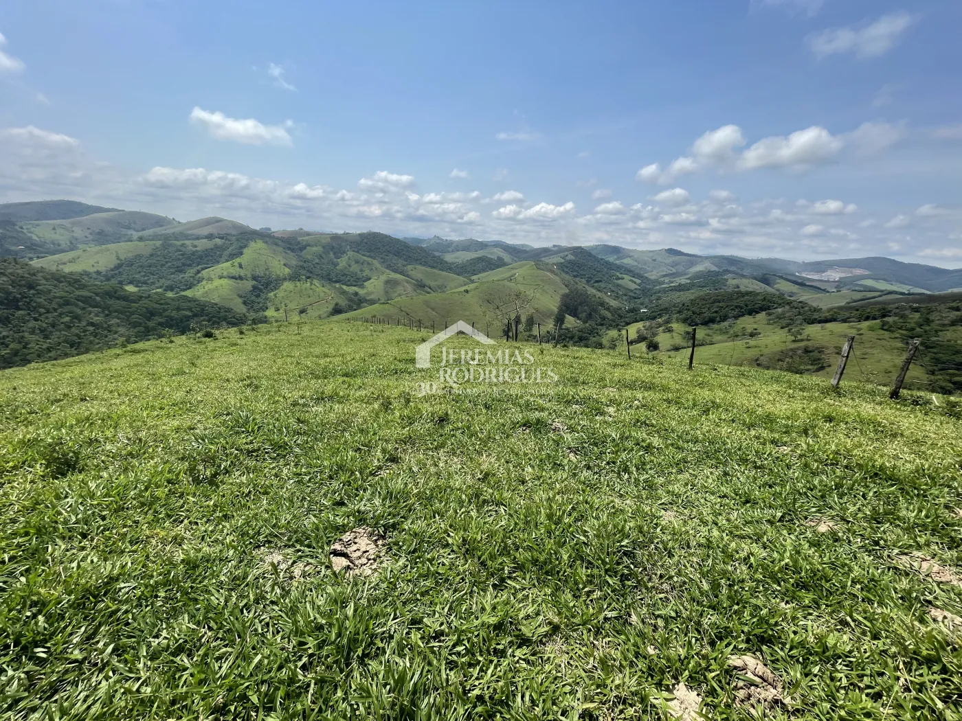 Fazenda com 12 dormitórios - Taubaté/SP