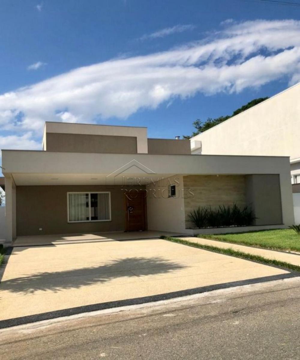 Casa à venda com 3 suítes no Condomínio Reserva dos Lagos em Pindamonhangaba/SP.