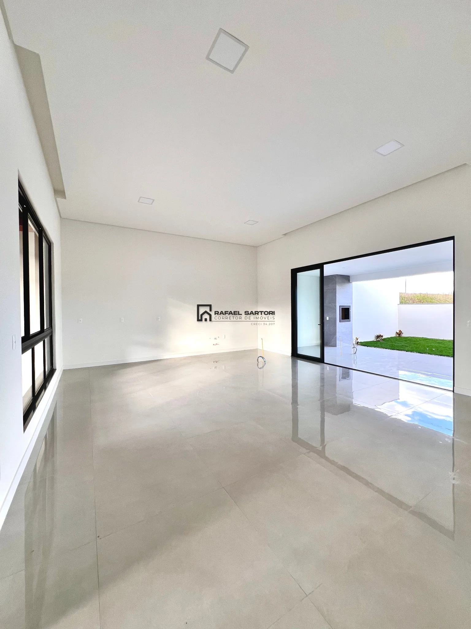 CASA MODERNA BAIRRO ESTRADA NOVA