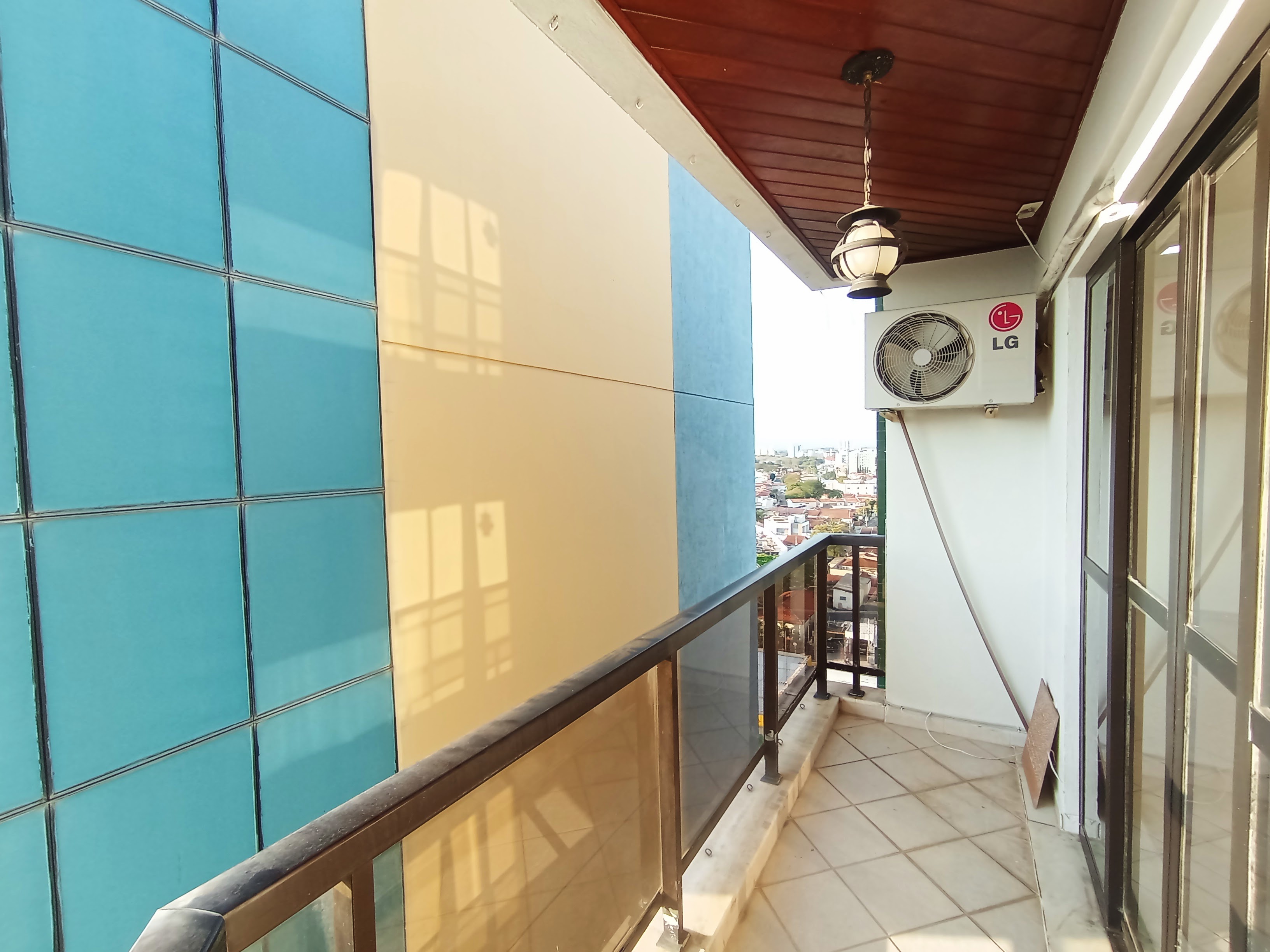 Cobertura à venda com 3 dormitórios, 125 m² no Edifício Michel Abud em Taubaté/SP.