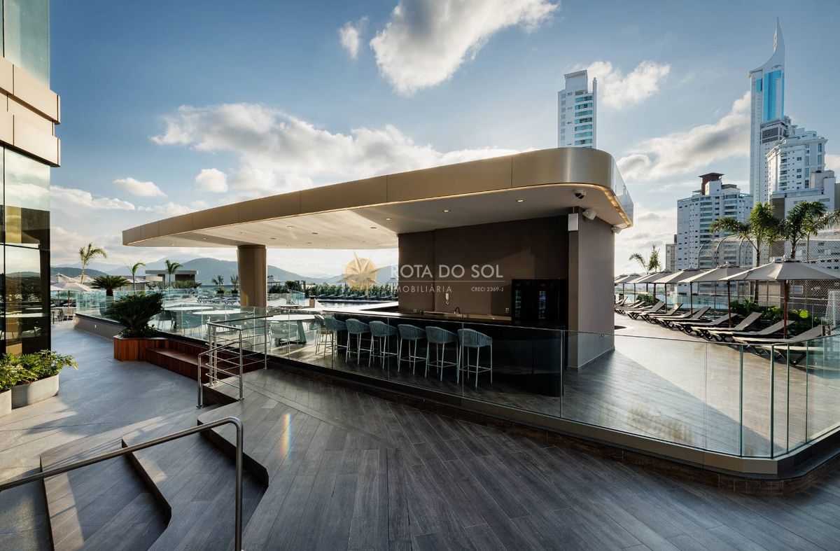 Yachthouse Apartamento Alto Padrão 4 Suítes no Centro de Balneário Camboriú SC