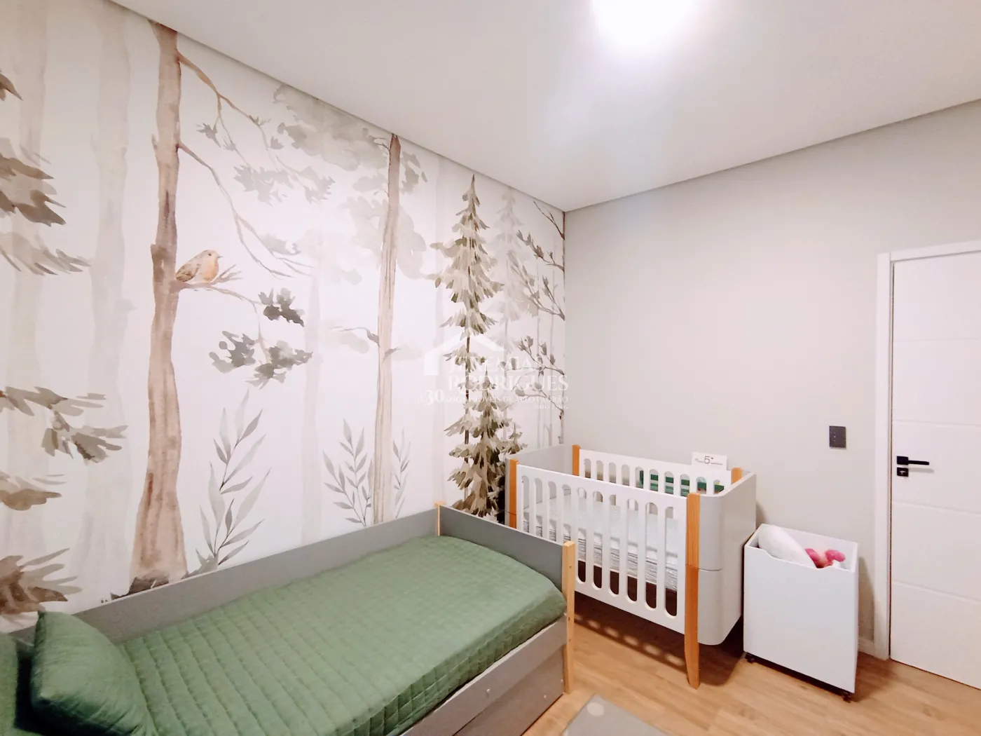 Casa à venda com 5 dormitórios no Condomínio Reserva dos Lagos em Pindamonhangaba/SP.